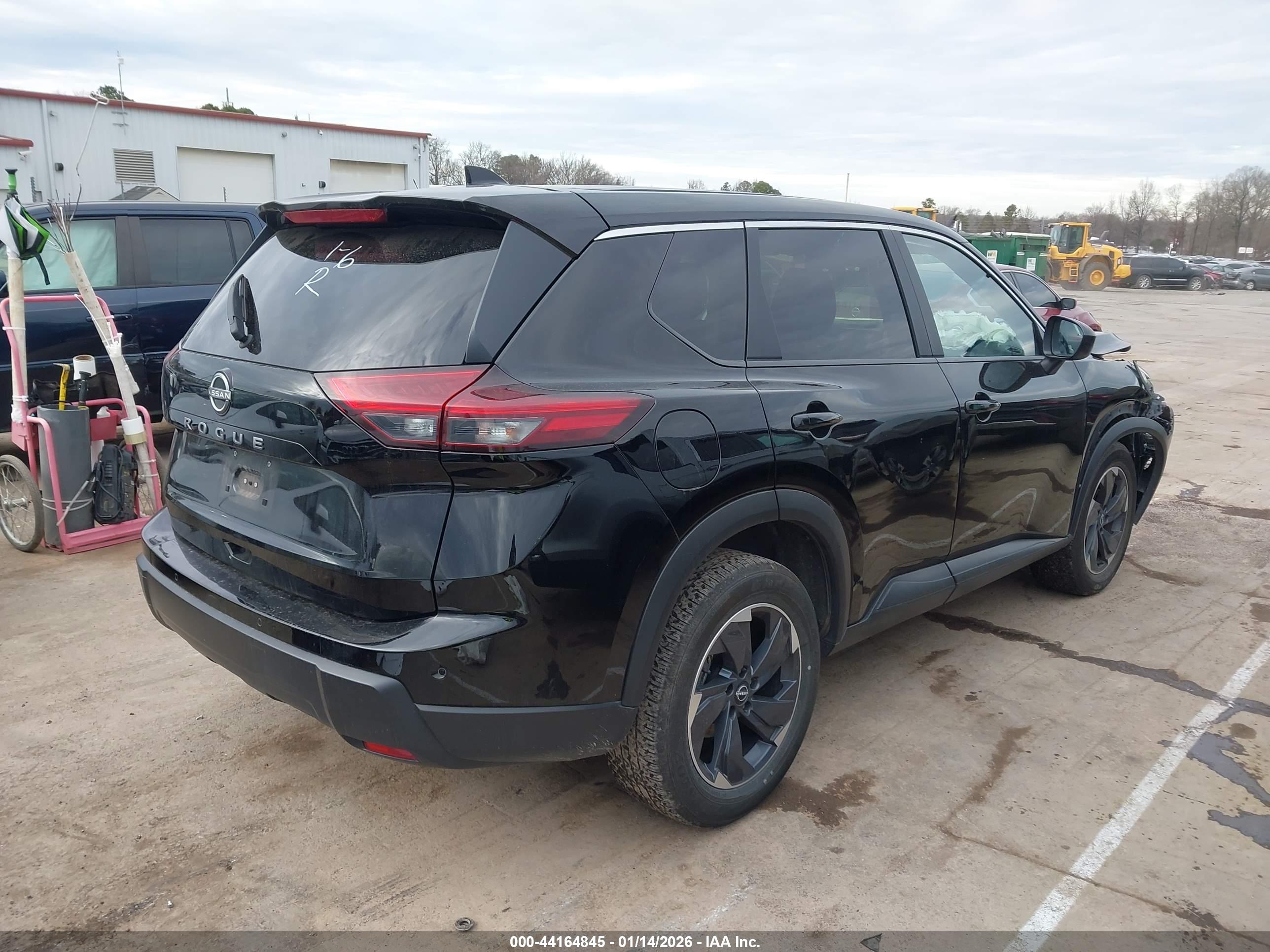 NISSAN ROGUE image 4