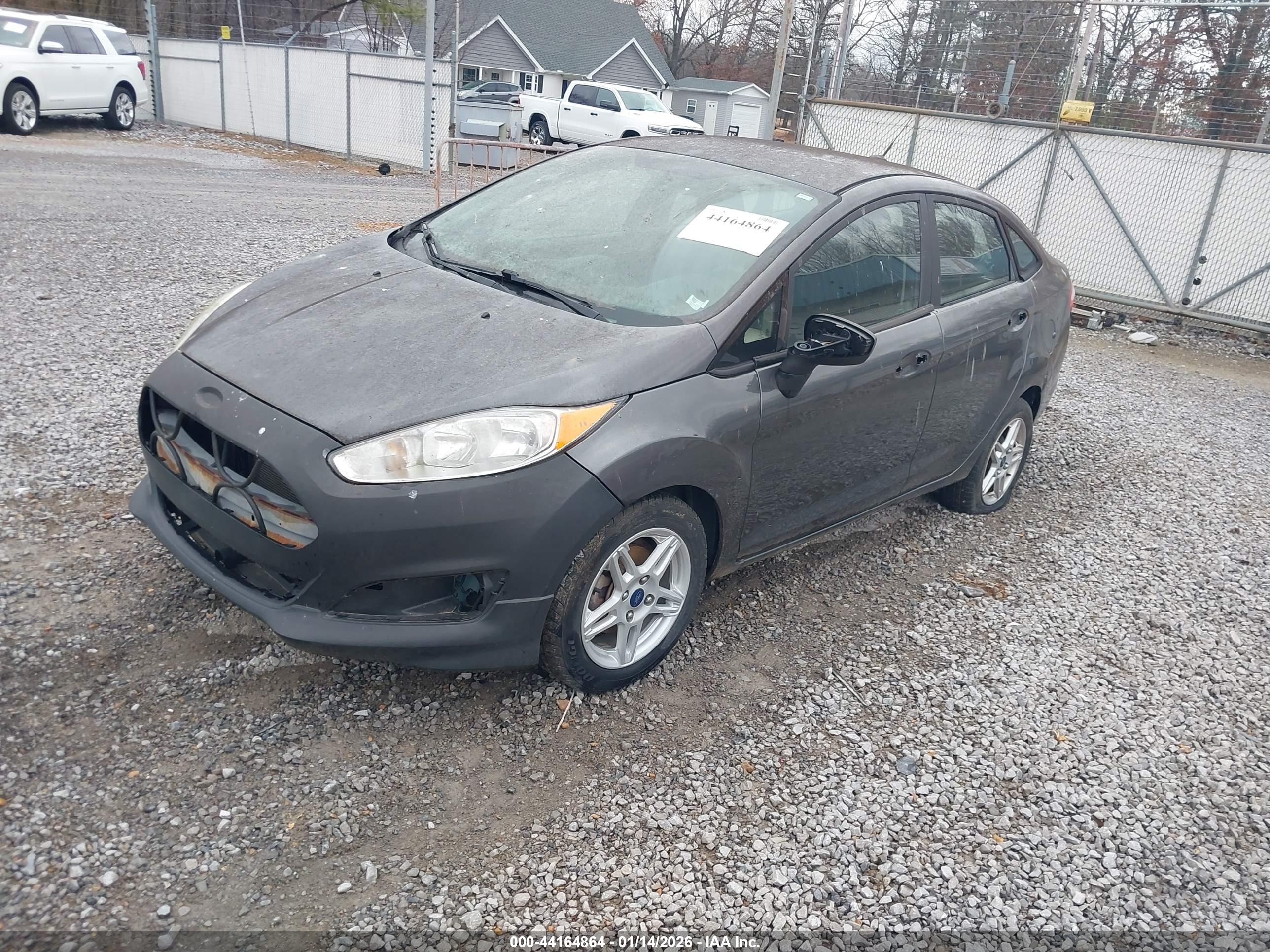 FORD FIESTA image 2