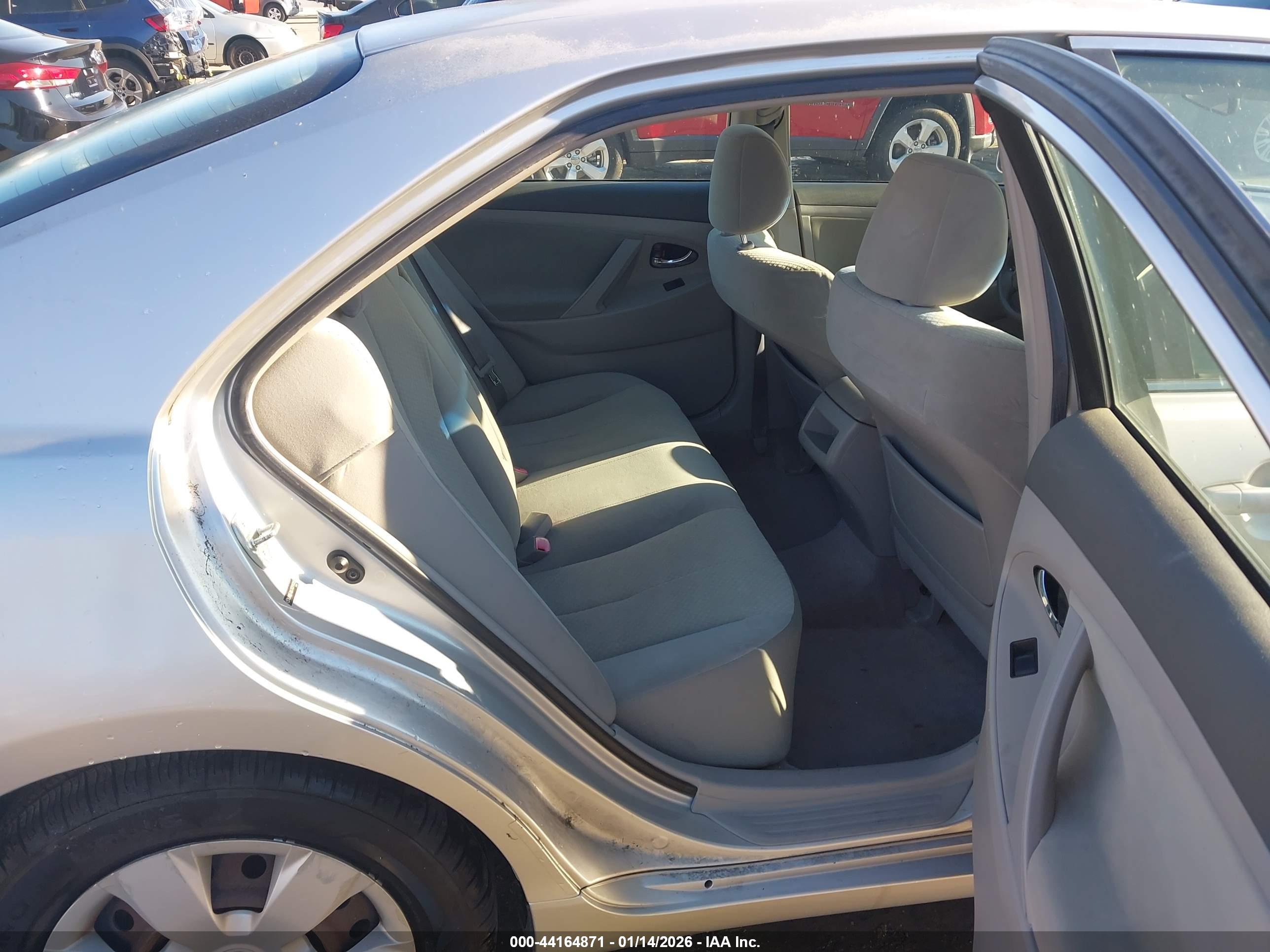 TOYOTA CAMRY image 8