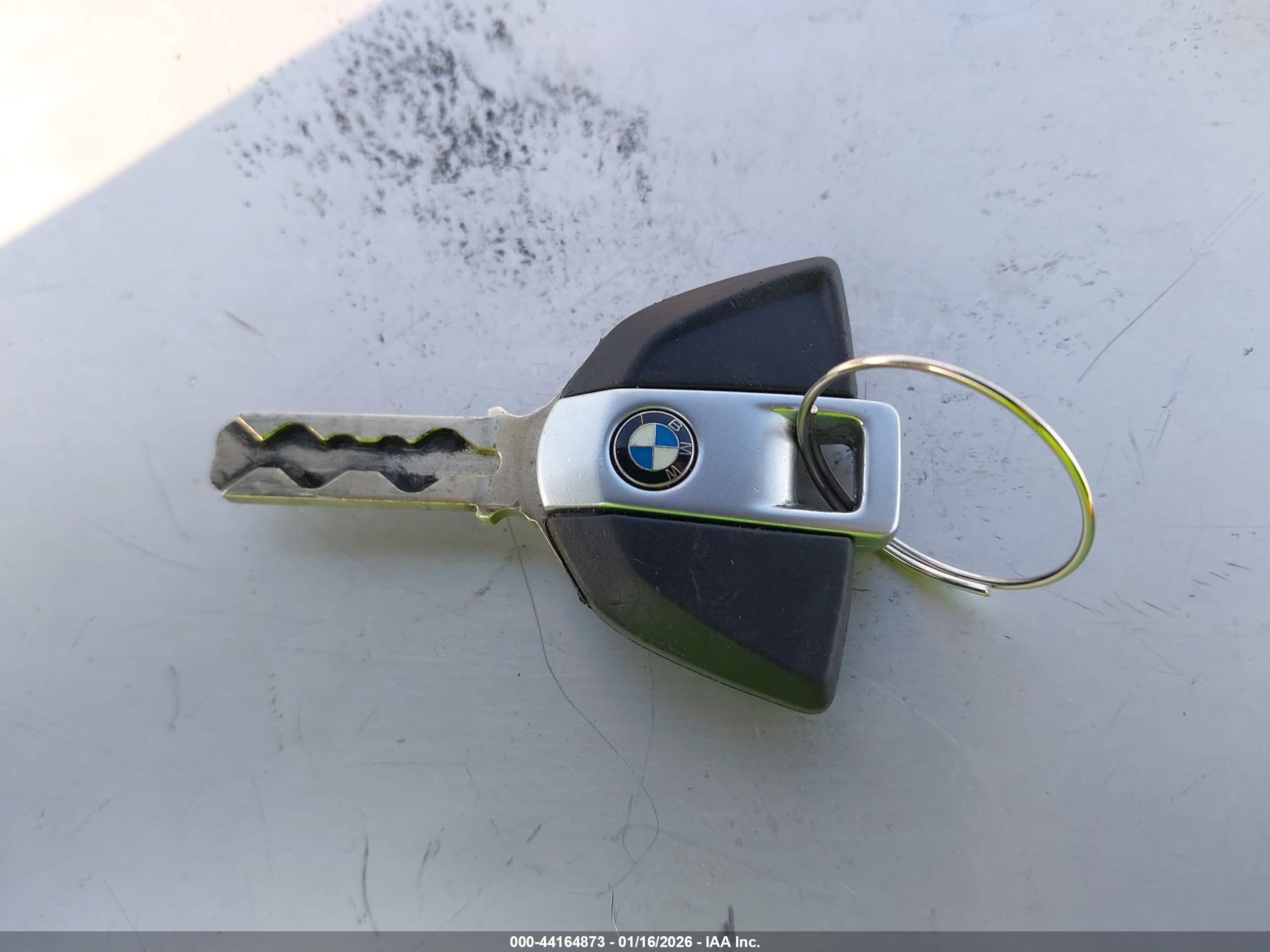 BMW S image 11