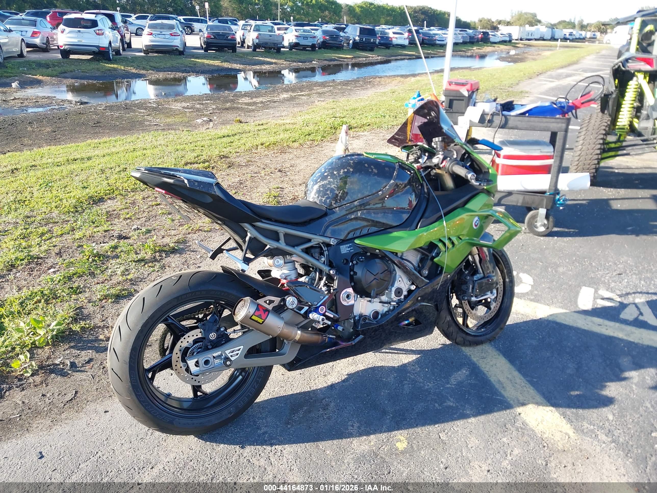 BMW S image 4