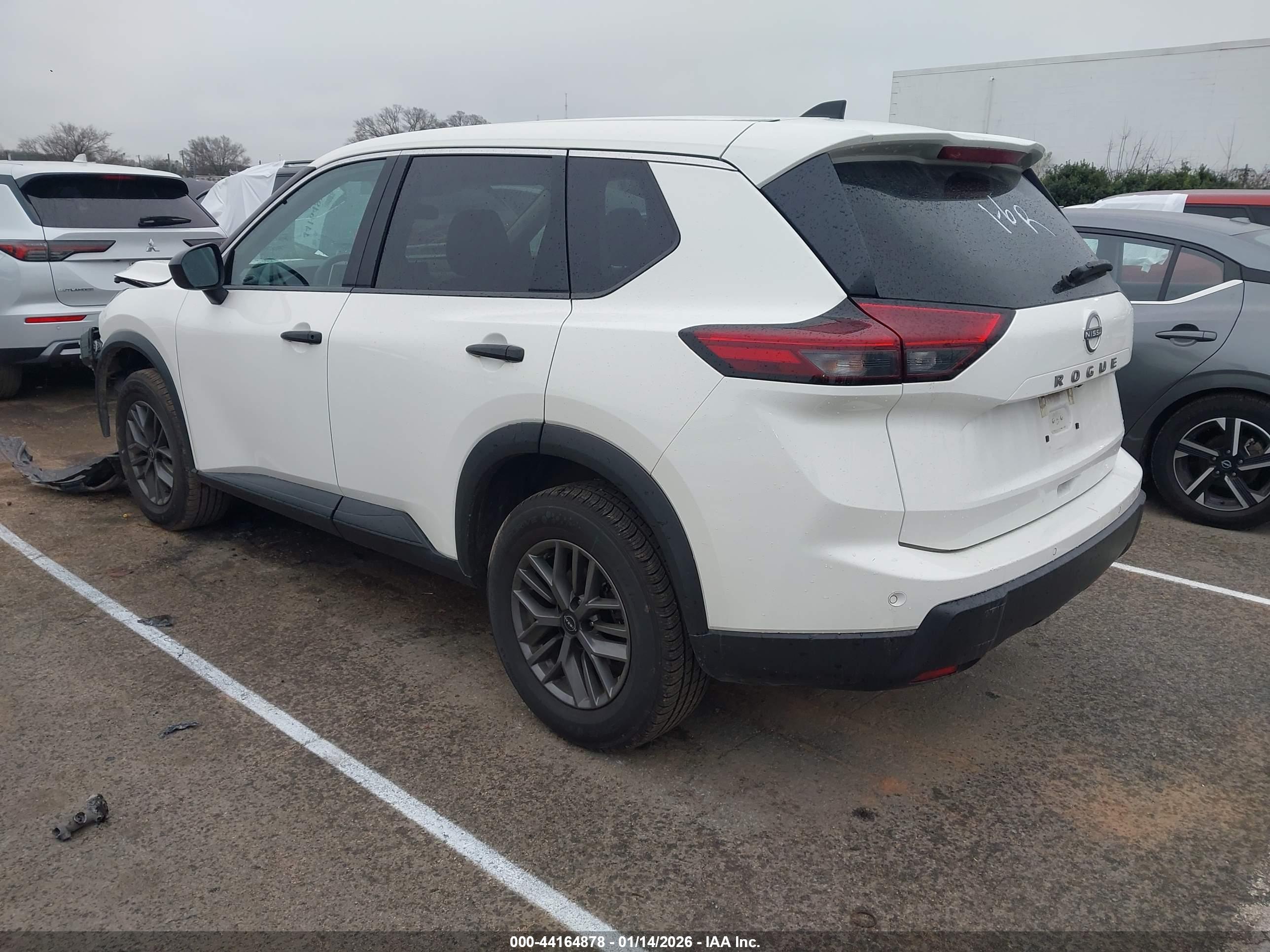 NISSAN ROGUE image 3