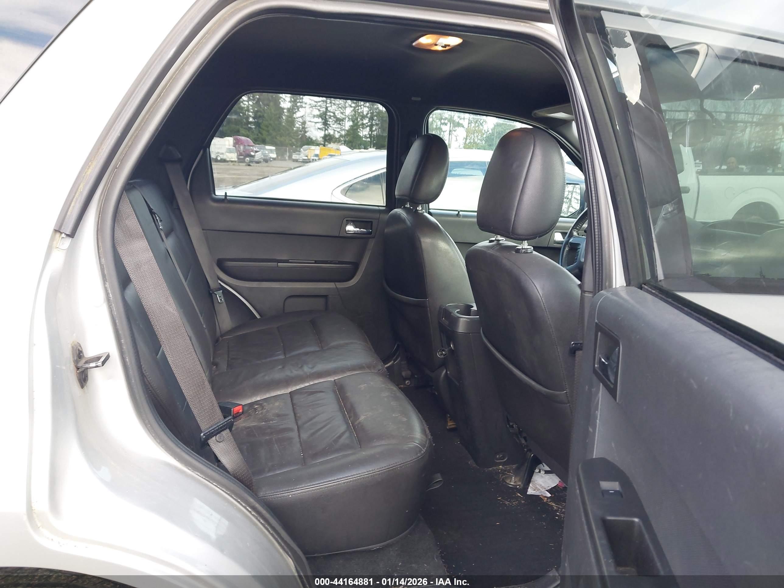 FORD ESCAPE image 8