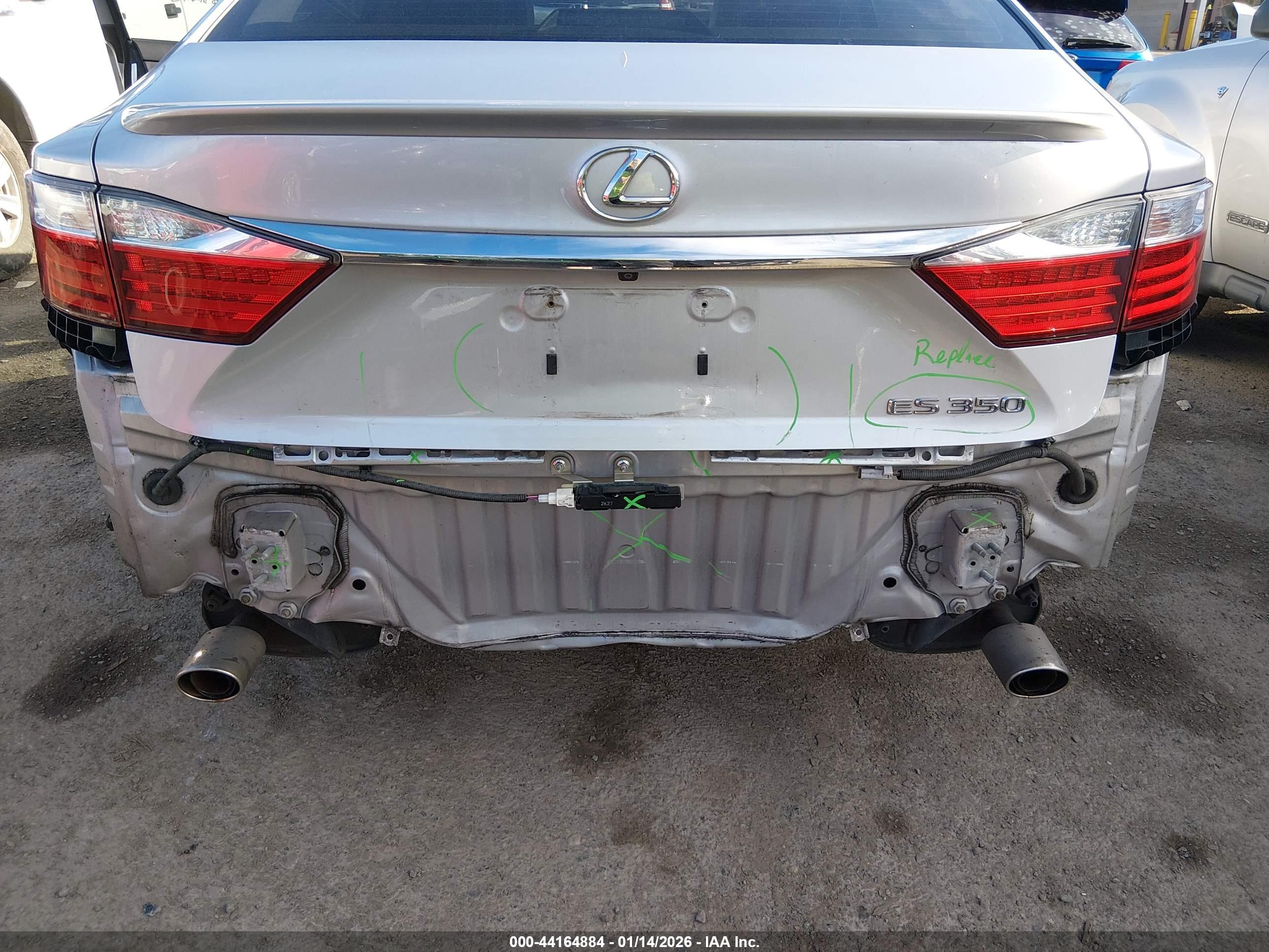 LEXUS ES image 6