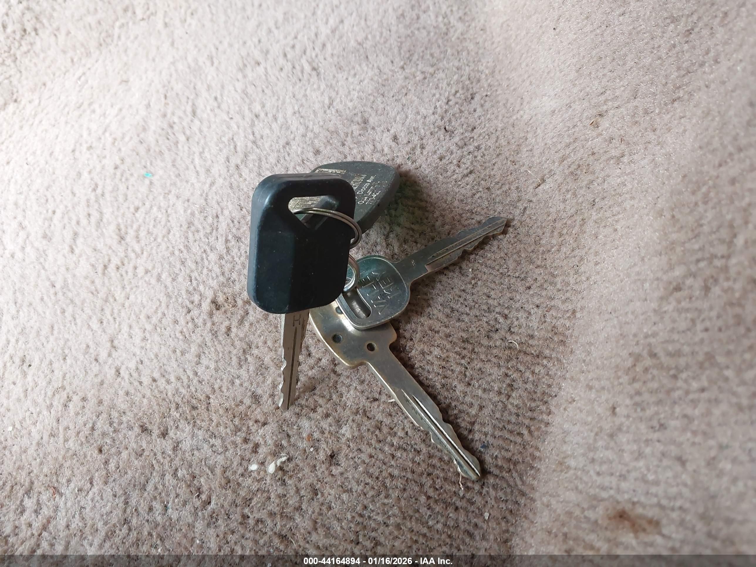 LINCOLN TOWN image 11