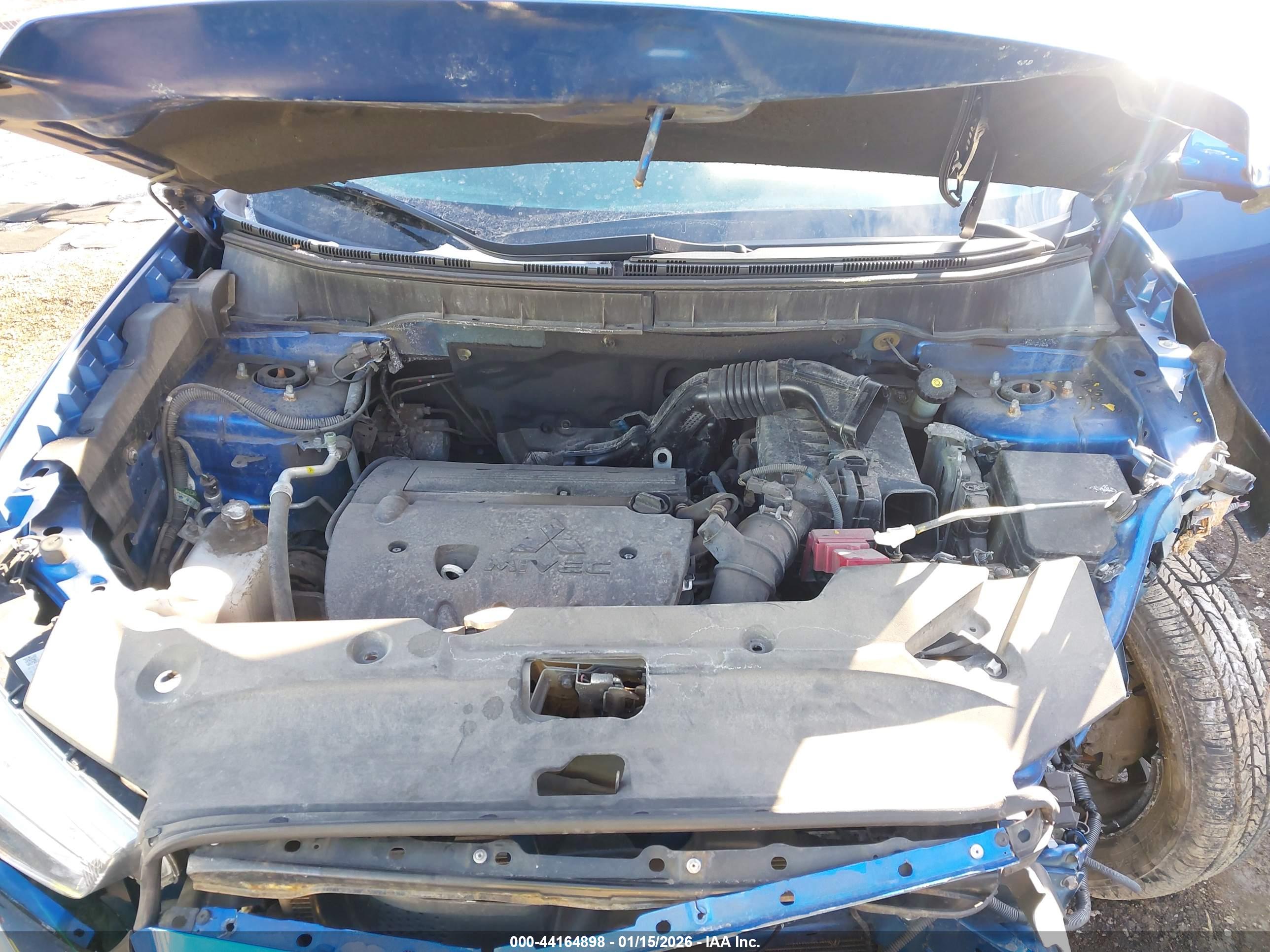 MITSUBISHI OUTLANDER image 10