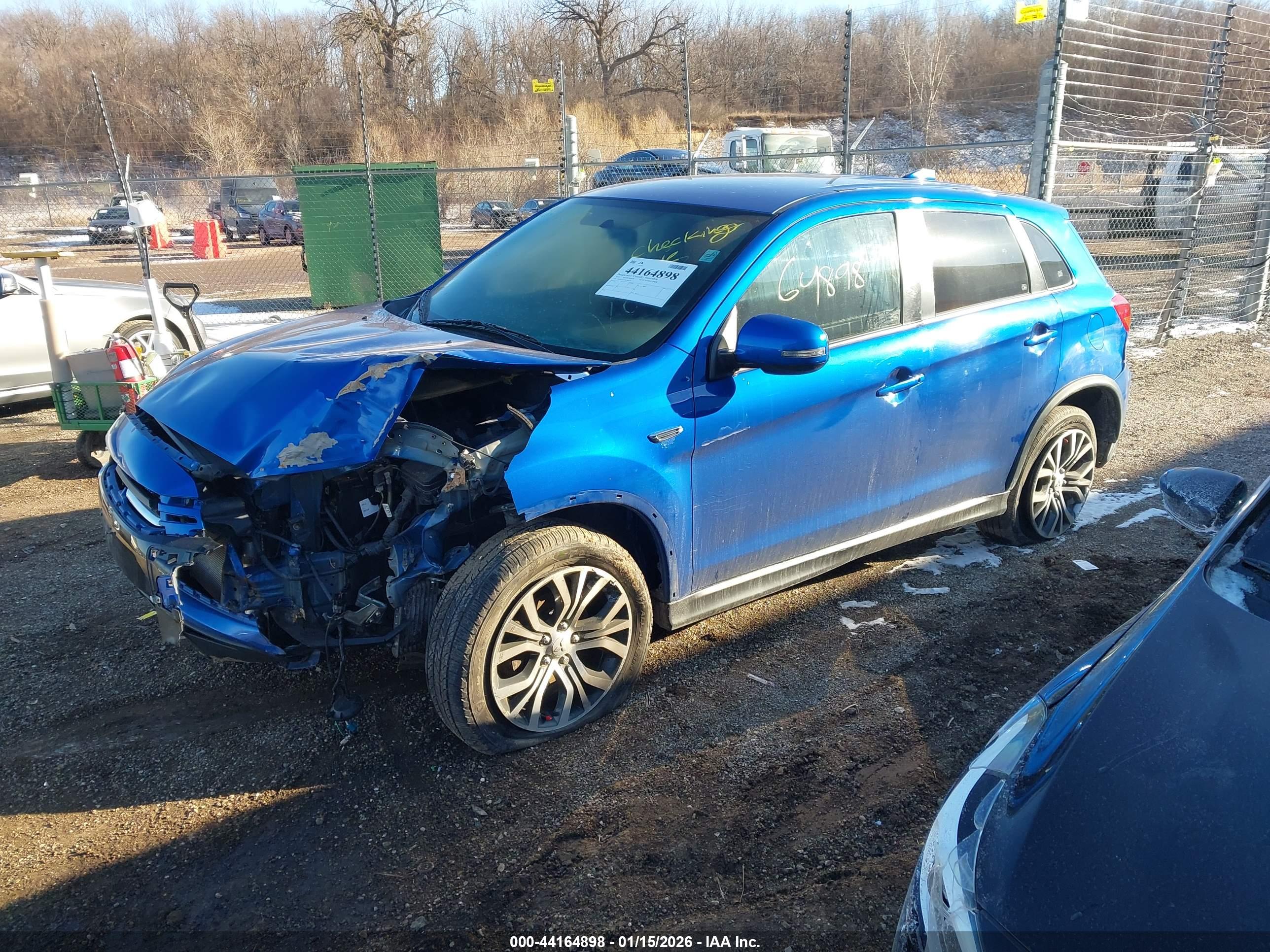 MITSUBISHI OUTLANDER image 2