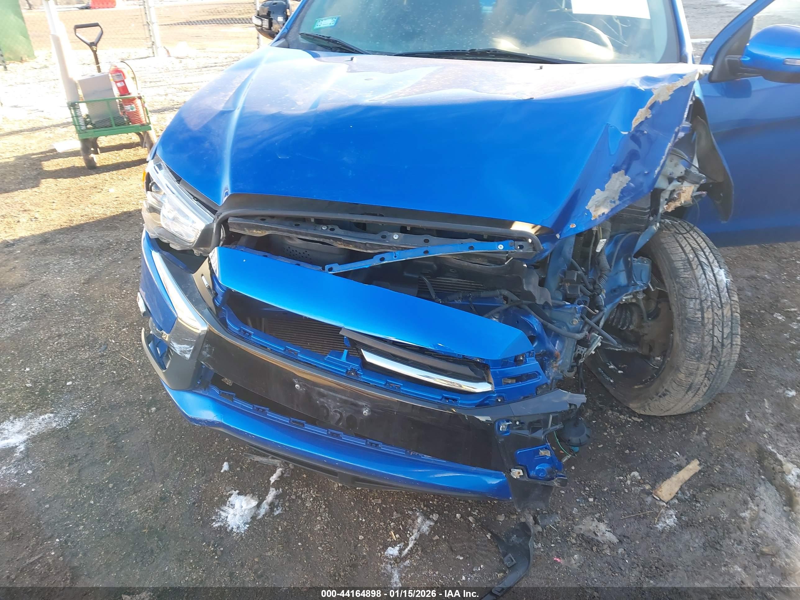MITSUBISHI OUTLANDER image 6