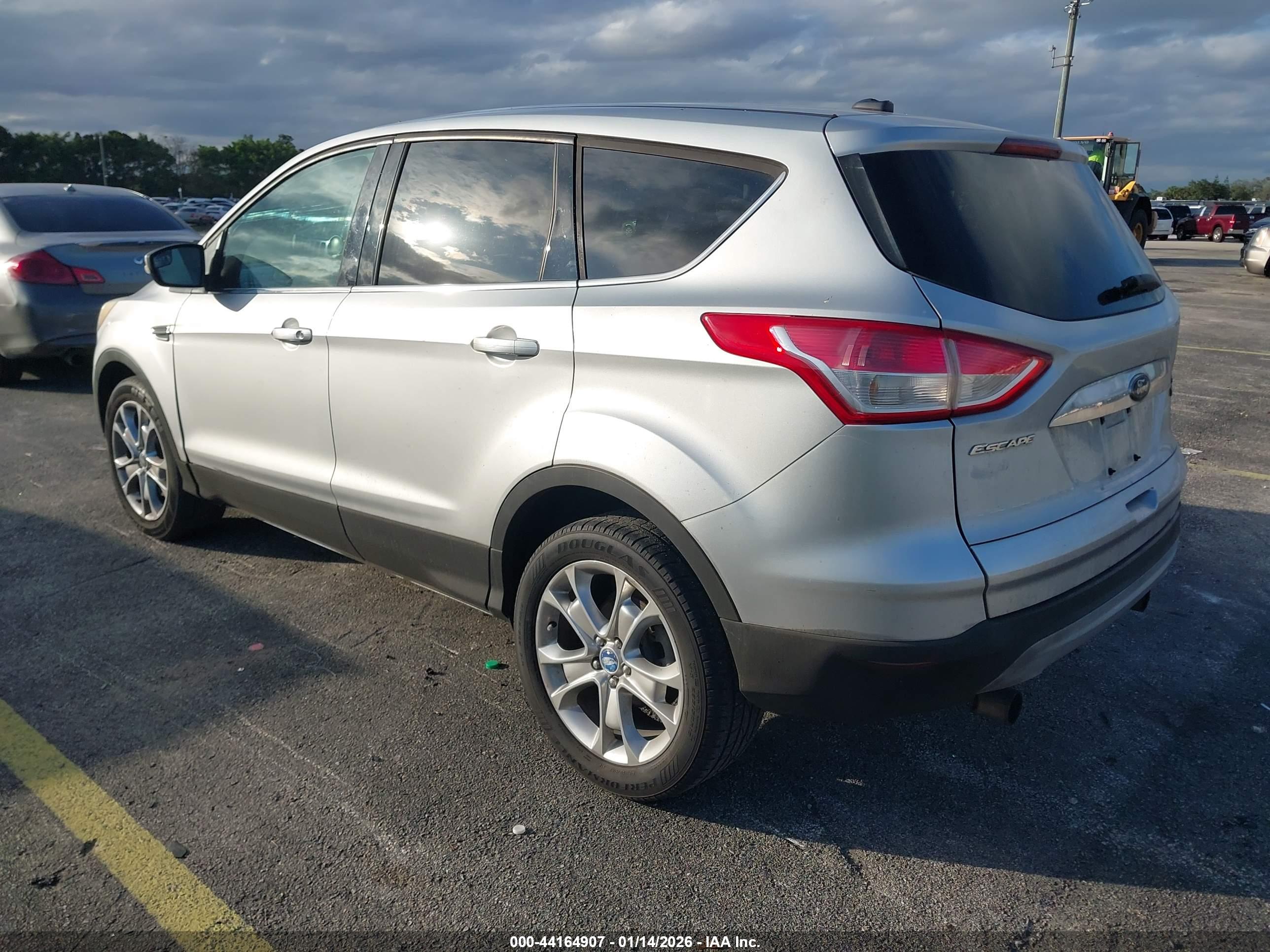 FORD ESCAPE image 3