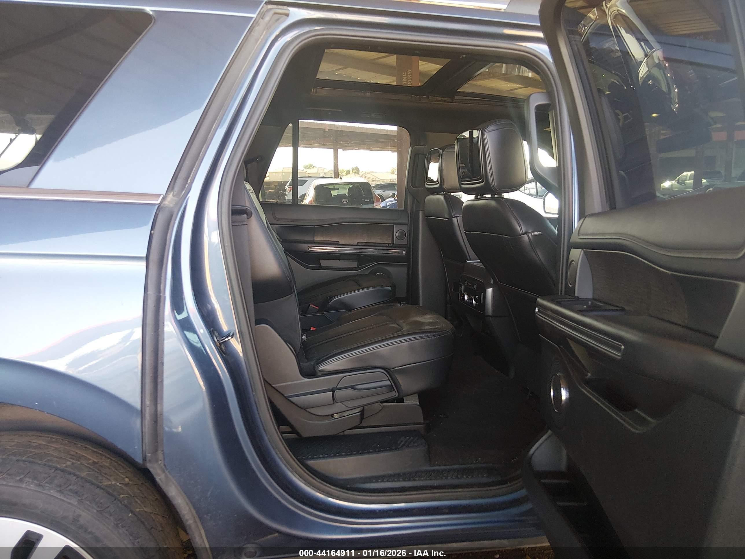 FORD EXPEDITION image 8