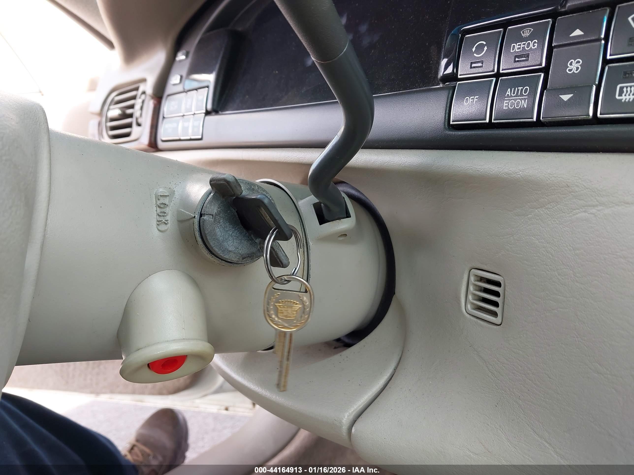 CADILLAC DEVILLE image 11