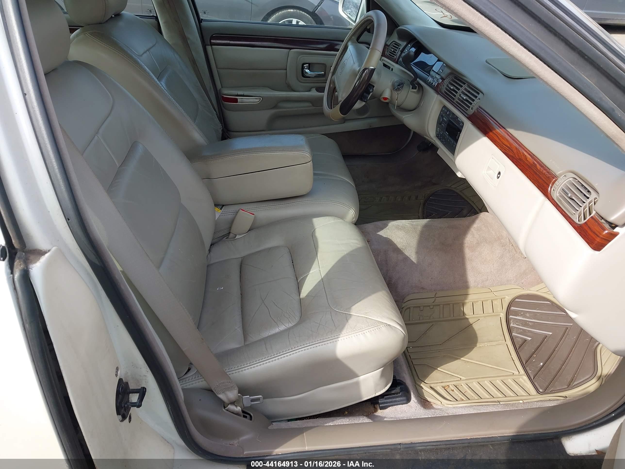 CADILLAC DEVILLE image 5