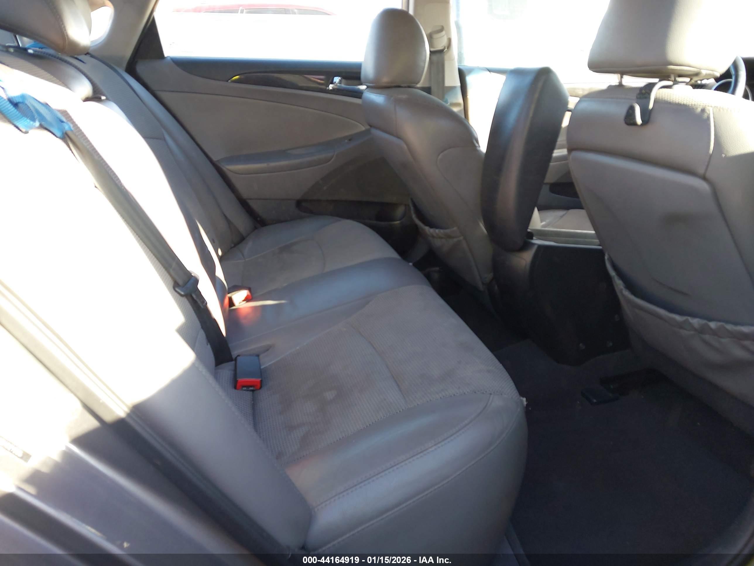 HYUNDAI SONATA image 8