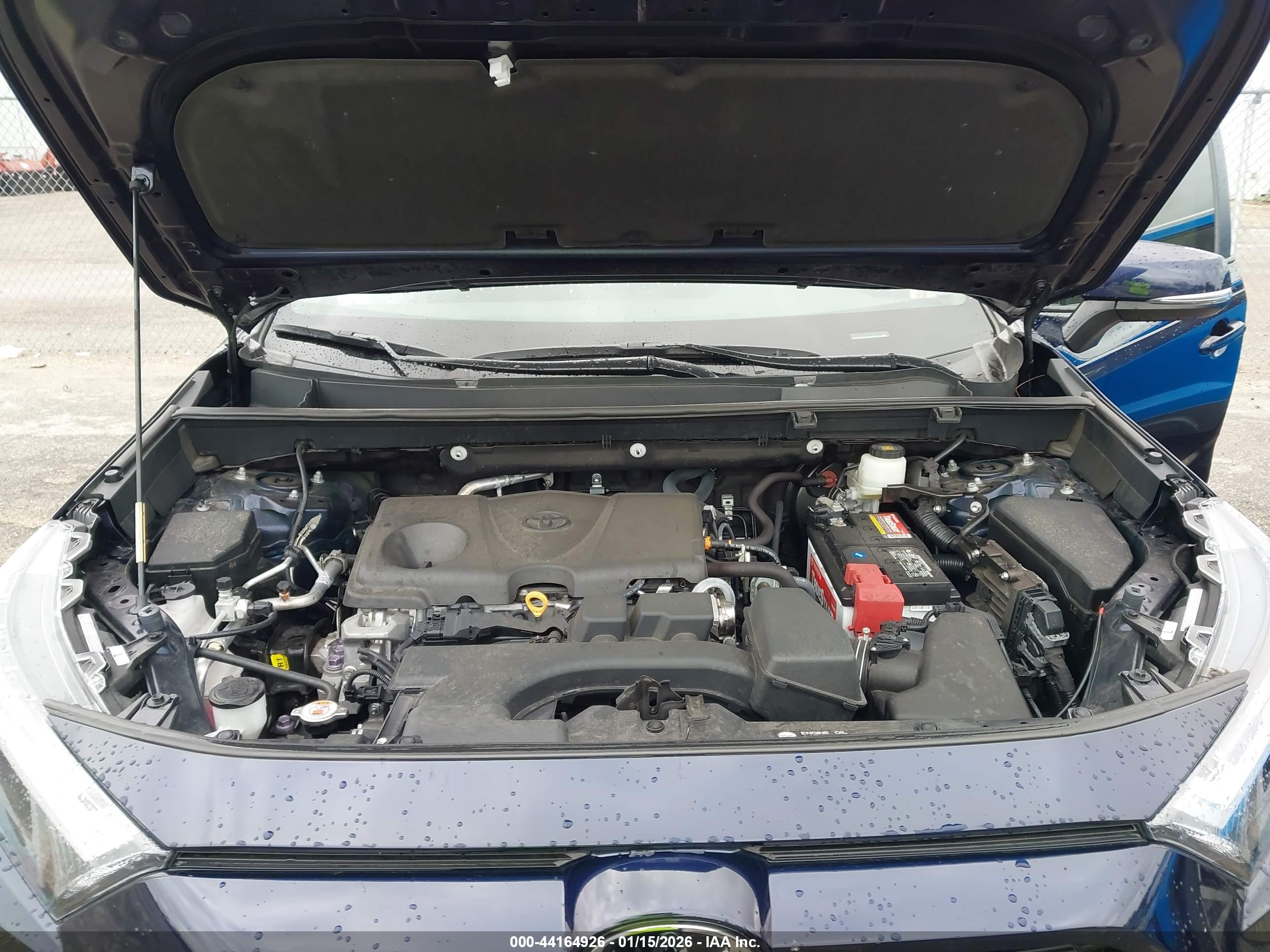 TOYOTA RAV4 image 10