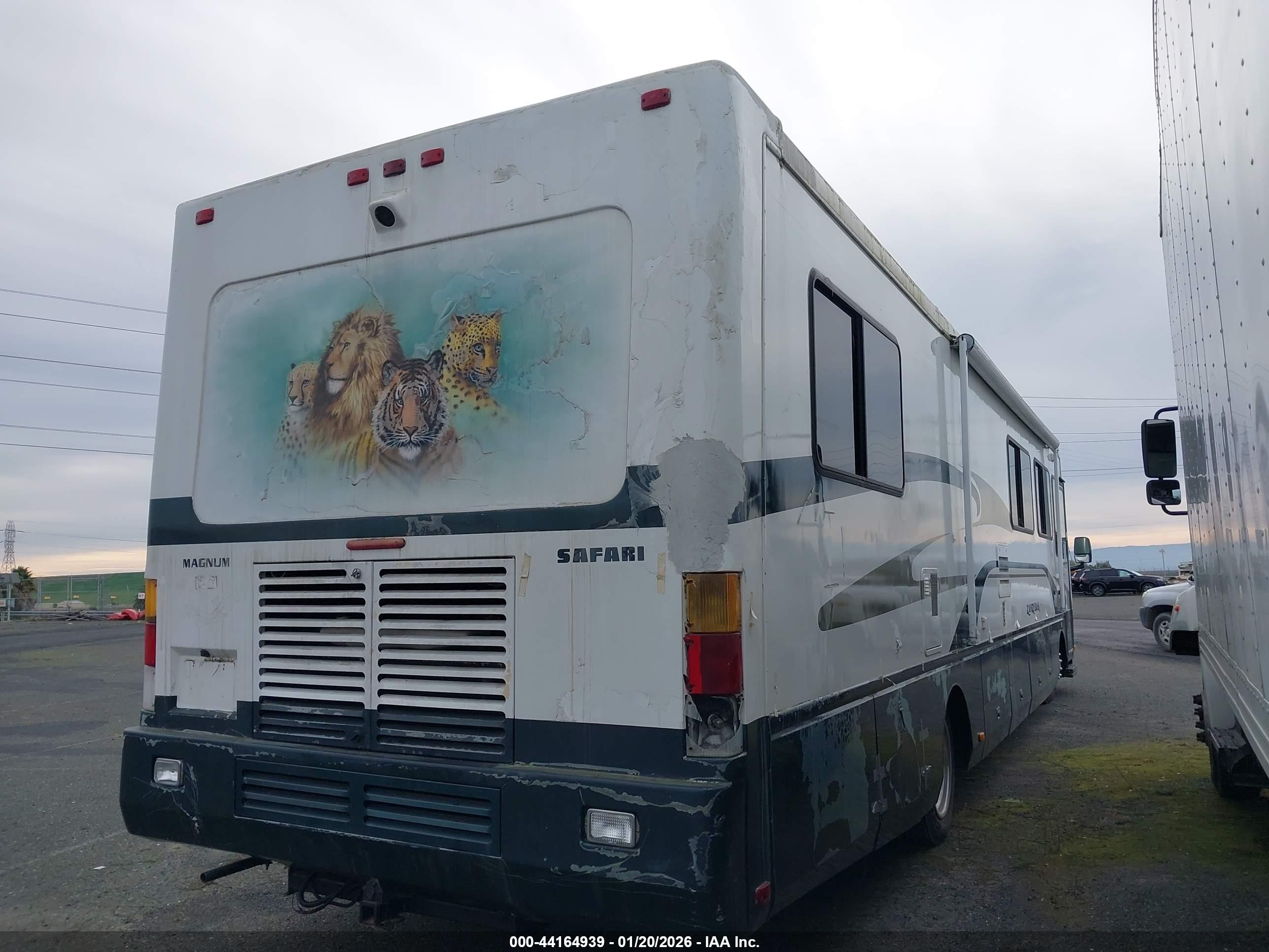 SAFARI MOTORHOME image 4