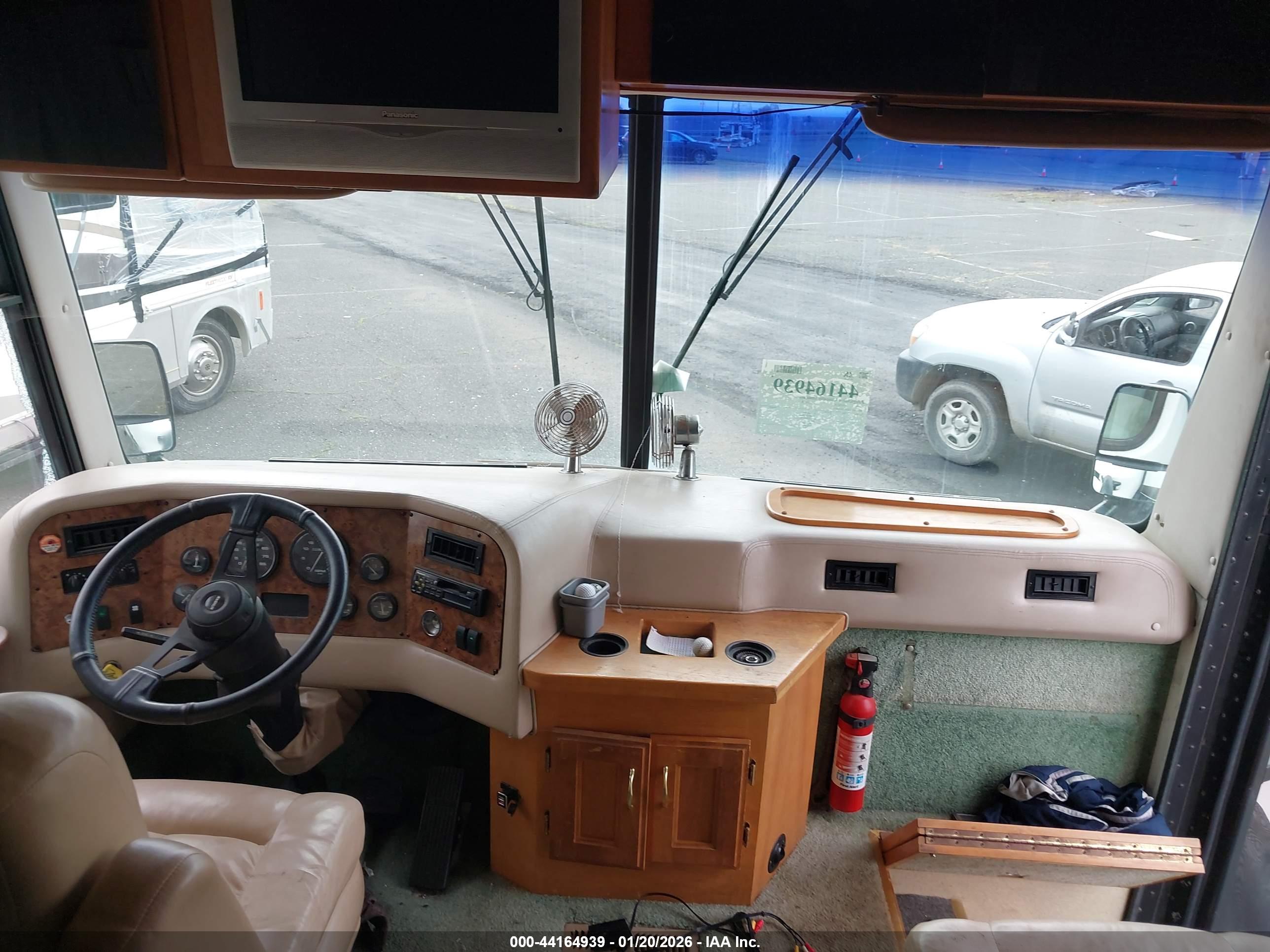 SAFARI MOTORHOME image 5