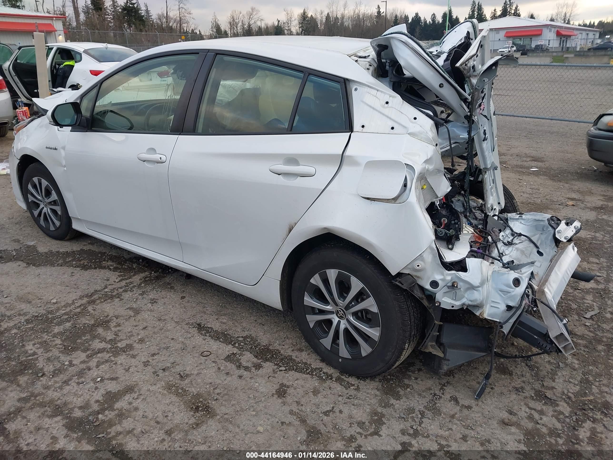 TOYOTA PRIUS image 3