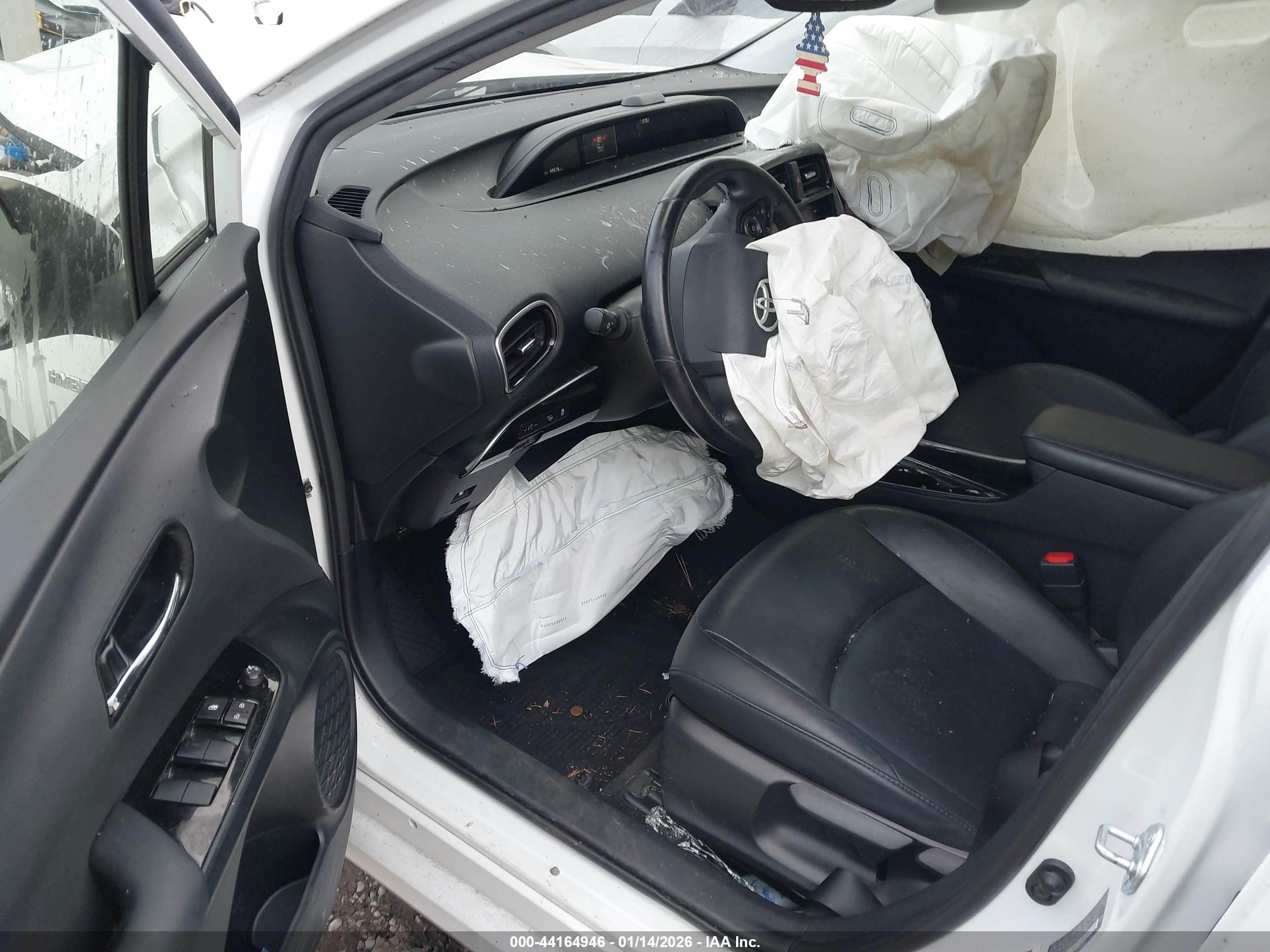 TOYOTA PRIUS image 5