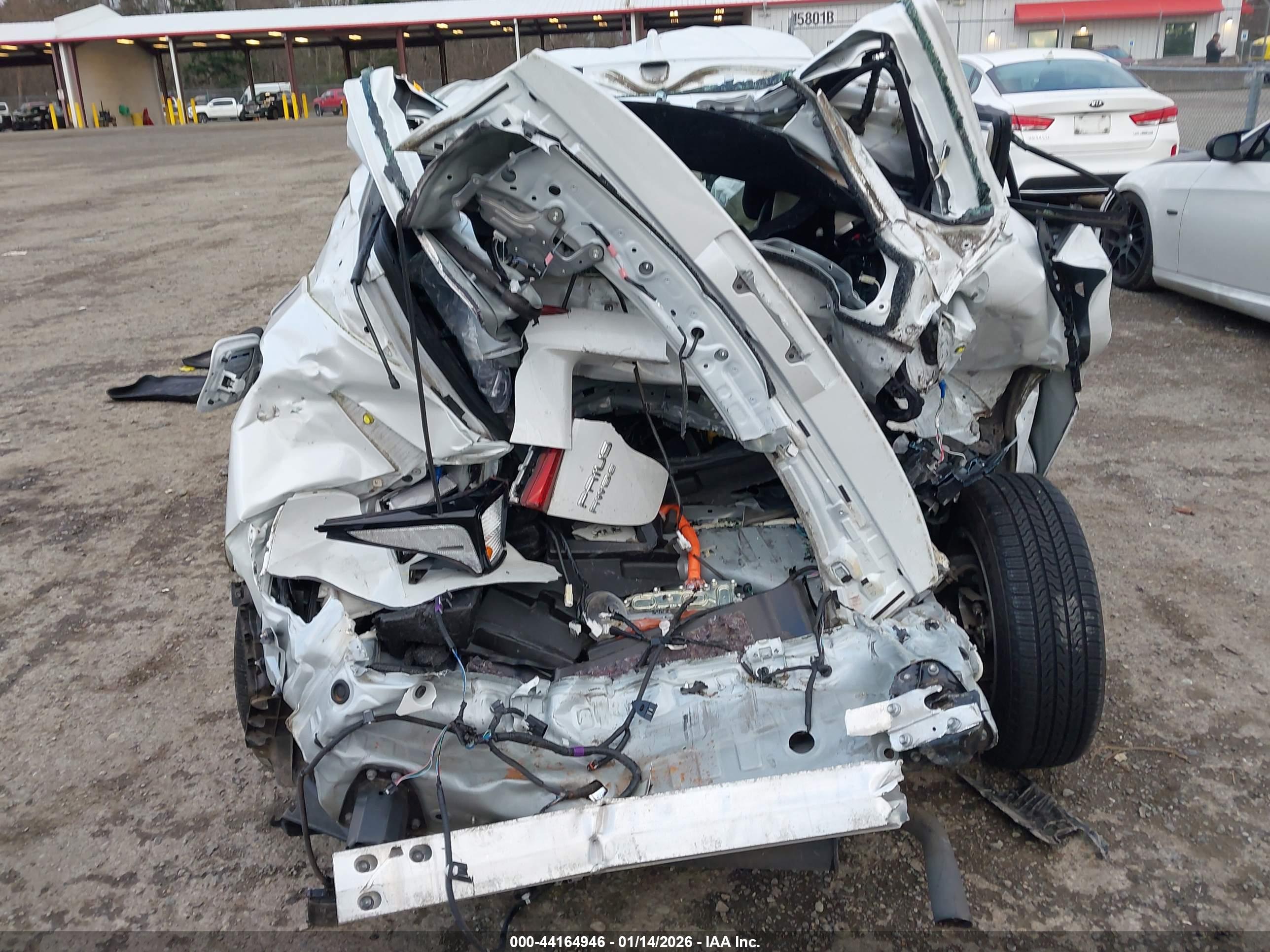 TOYOTA PRIUS image 6