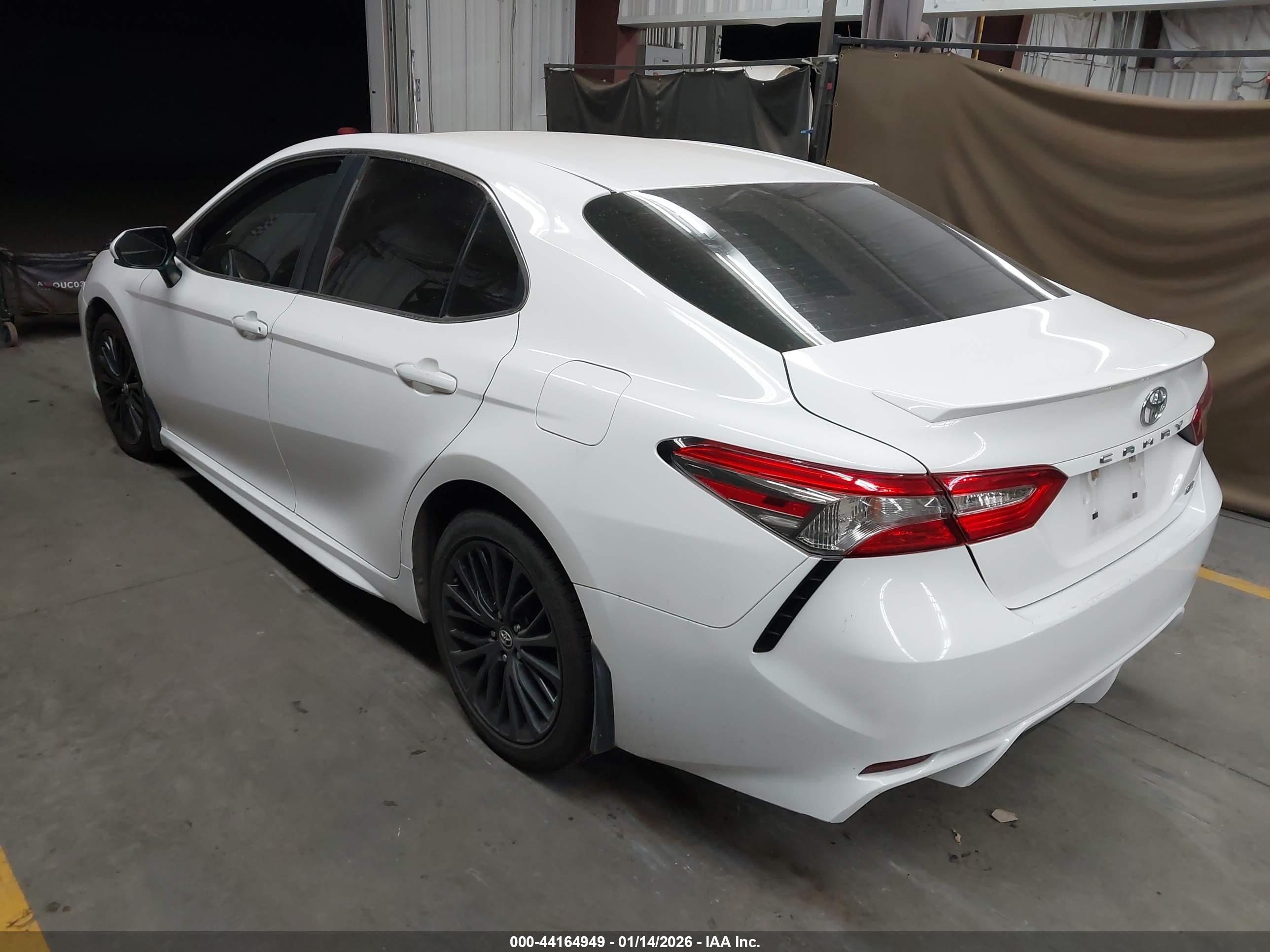 TOYOTA CAMRY image 3
