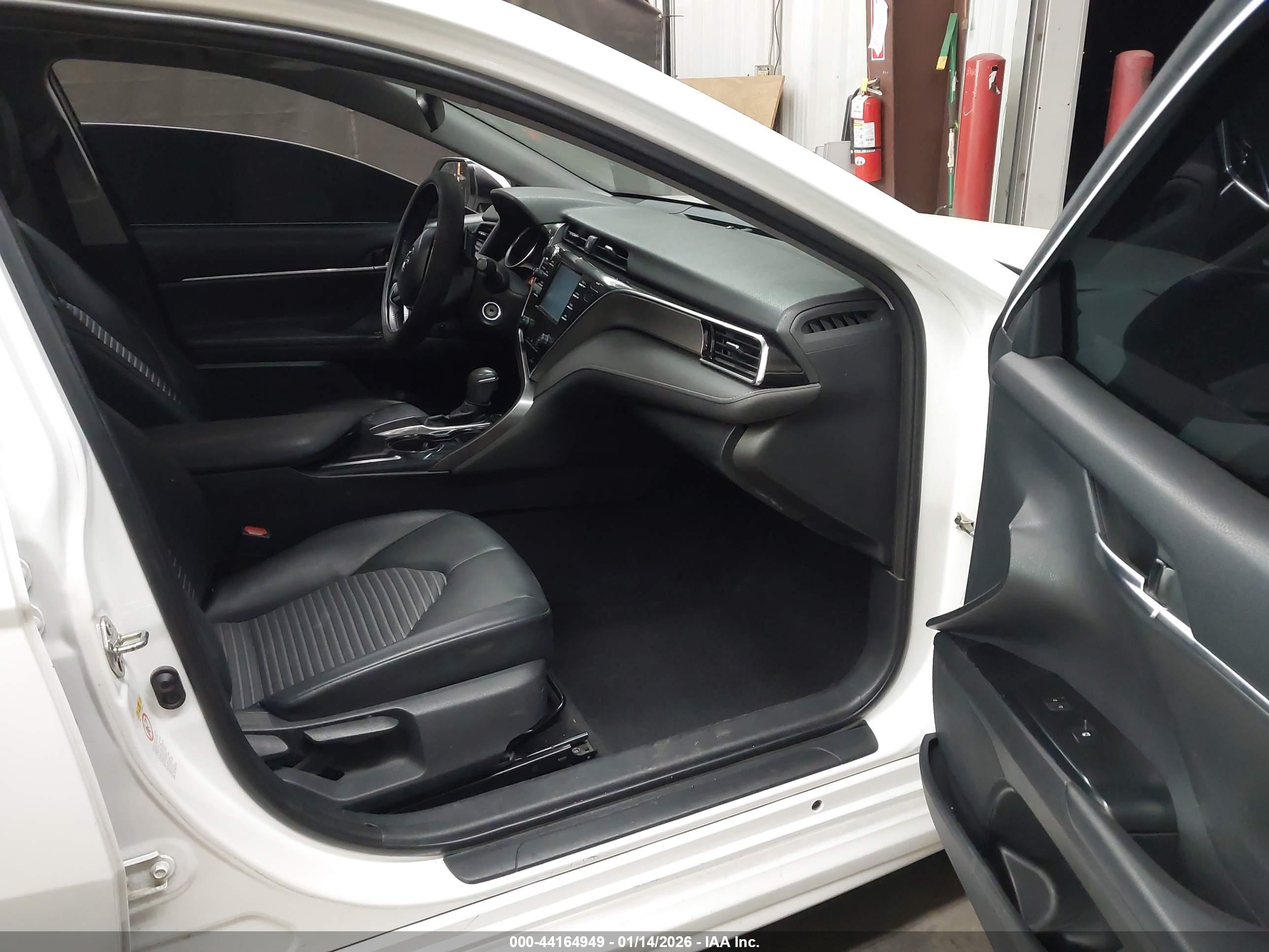 TOYOTA CAMRY image 5