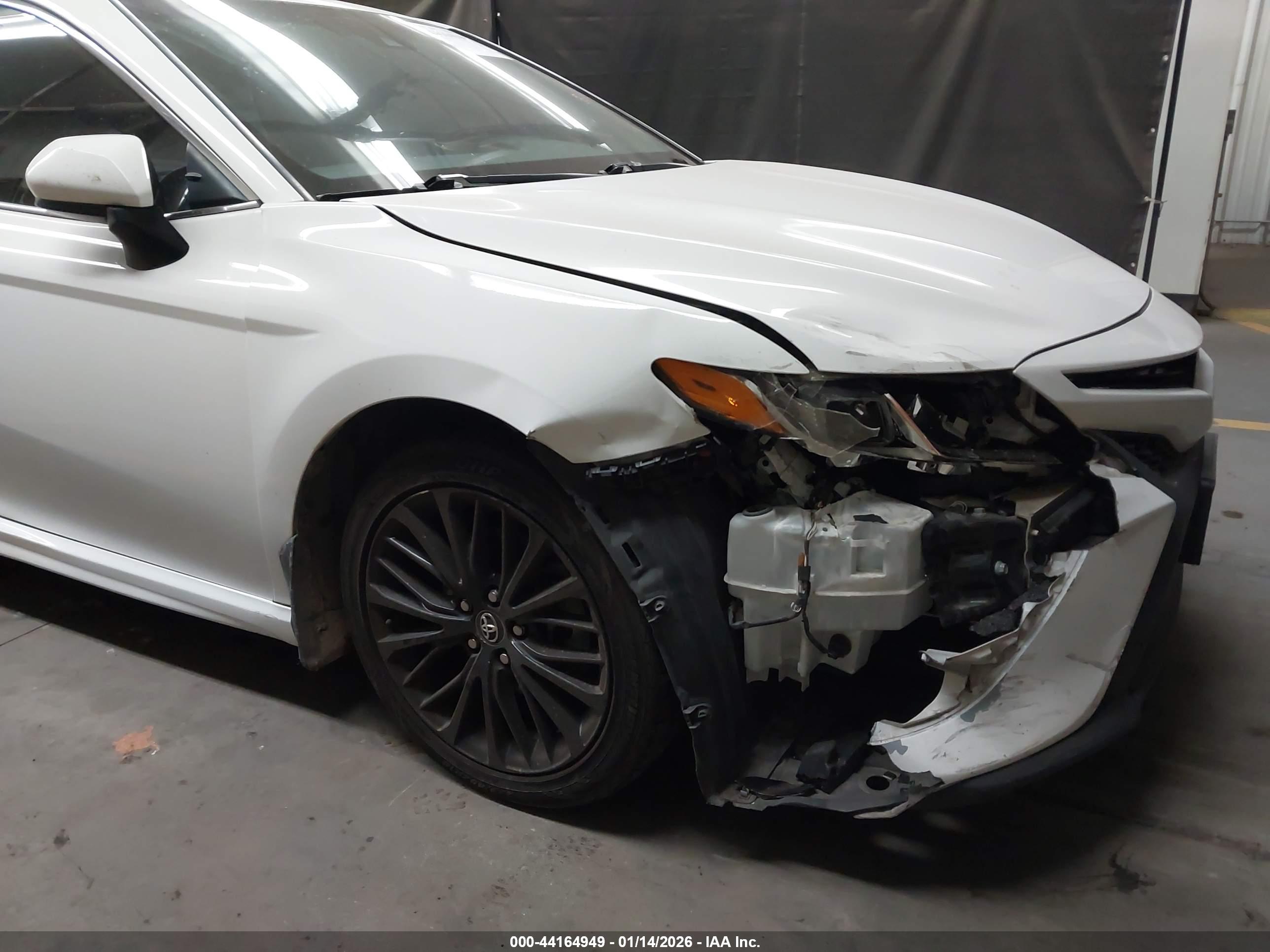 TOYOTA CAMRY image 6