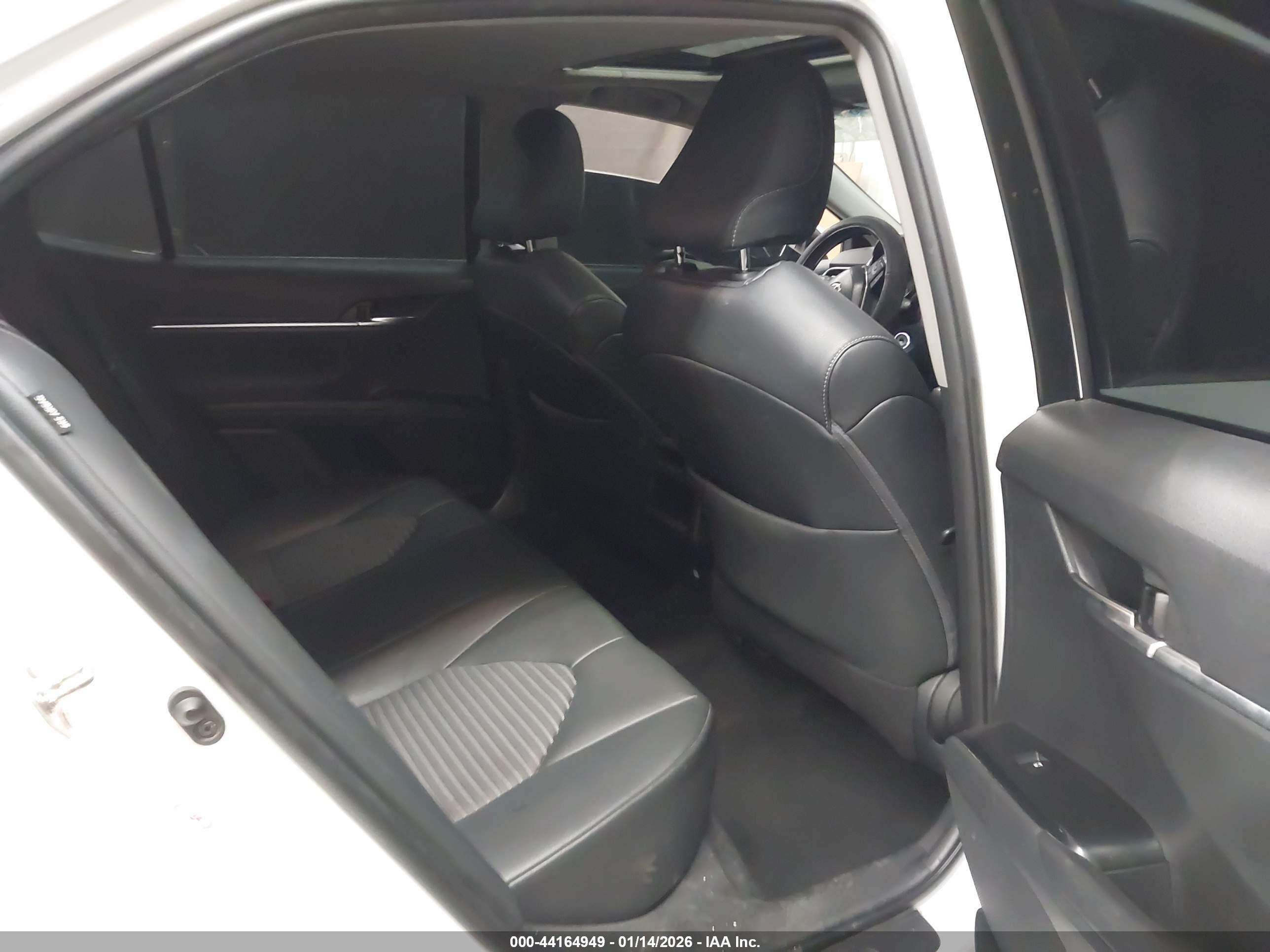 TOYOTA CAMRY image 8