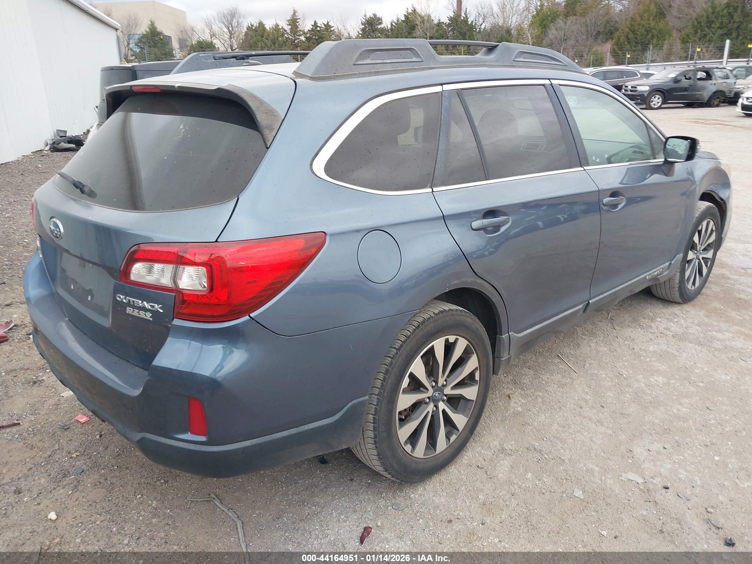 SUBARU OUTBACK image 4