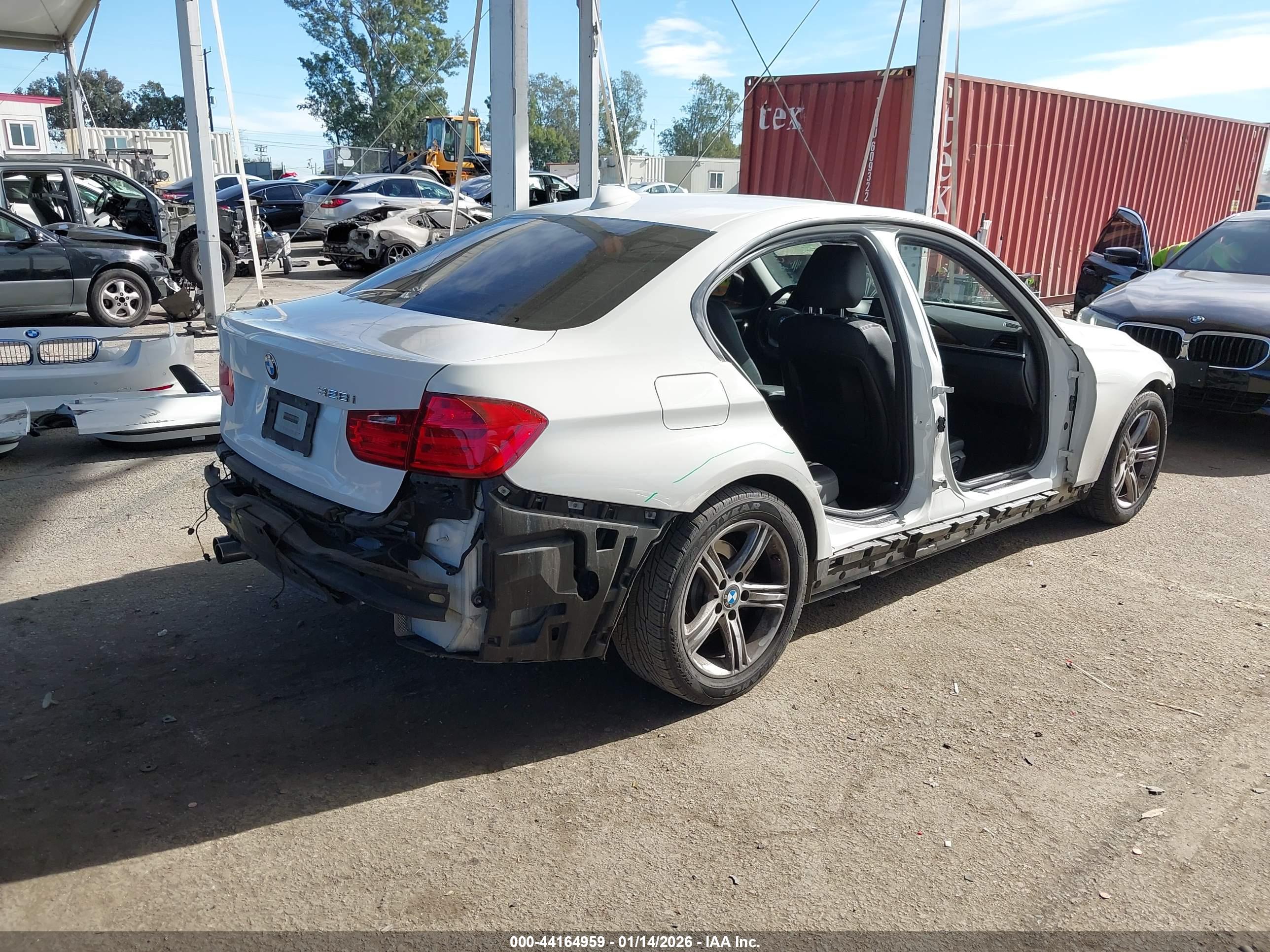 BMW 328I image 4