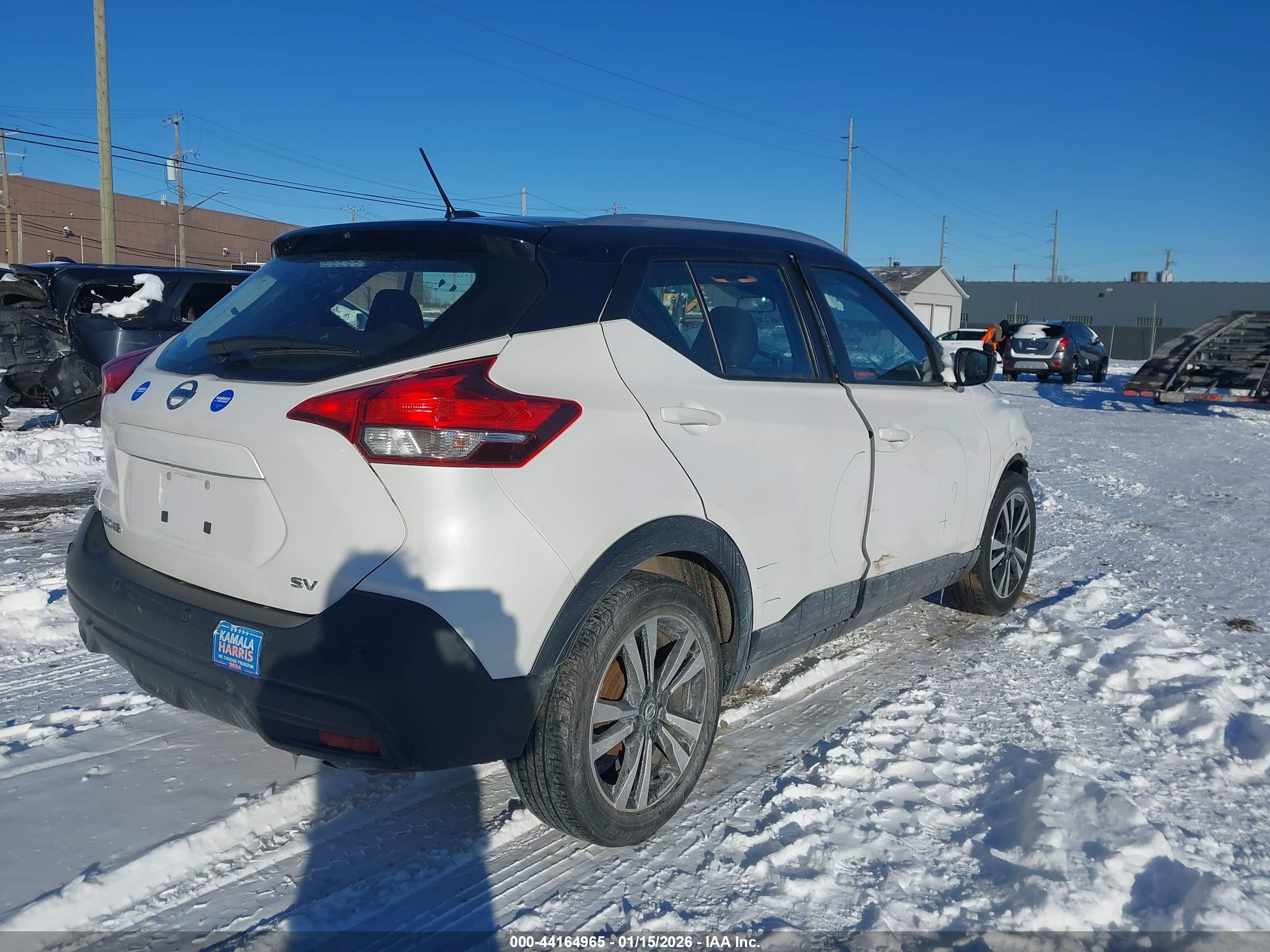NISSAN KICKS image 4
