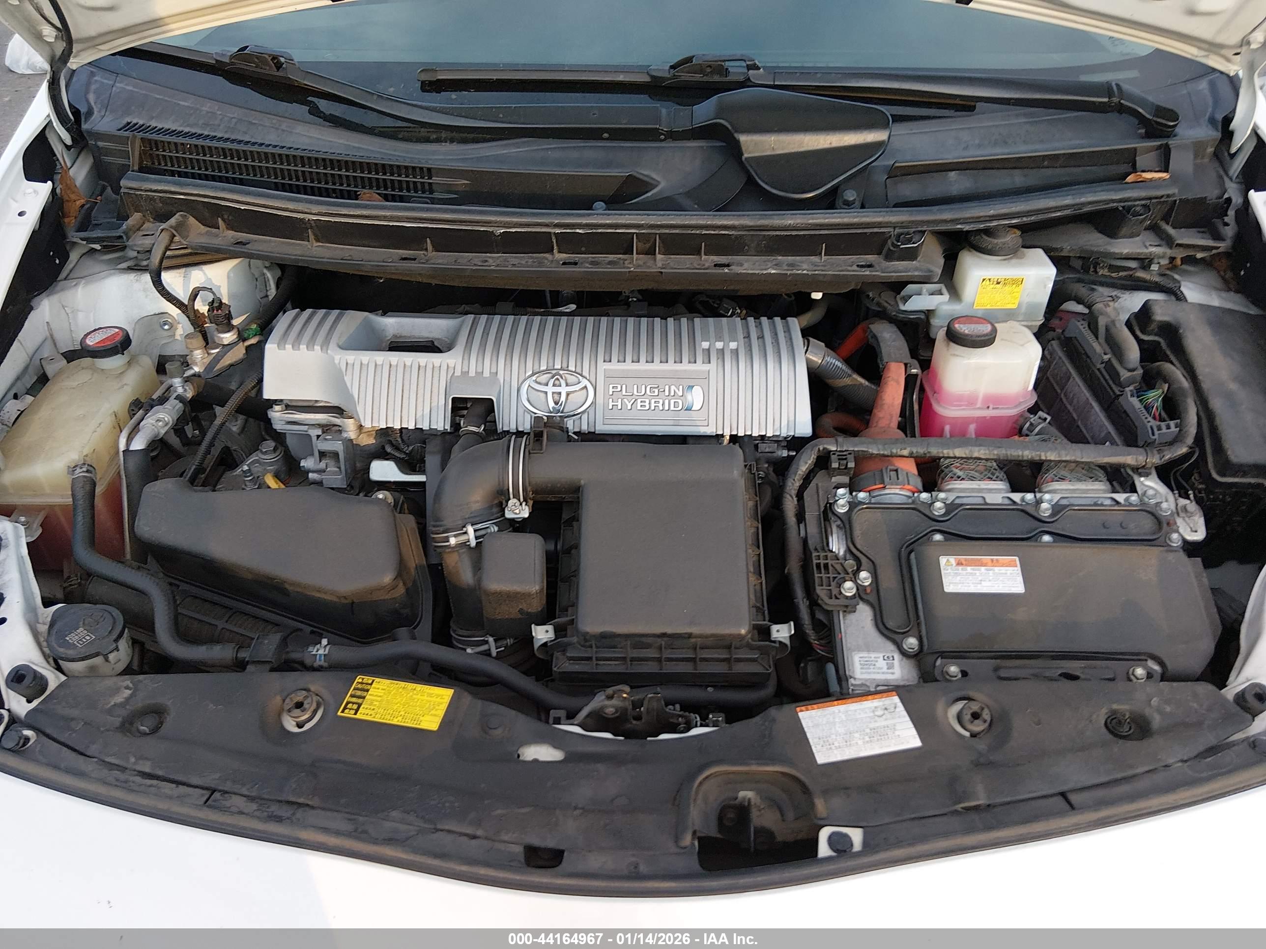 TOYOTA PRIUS image 10