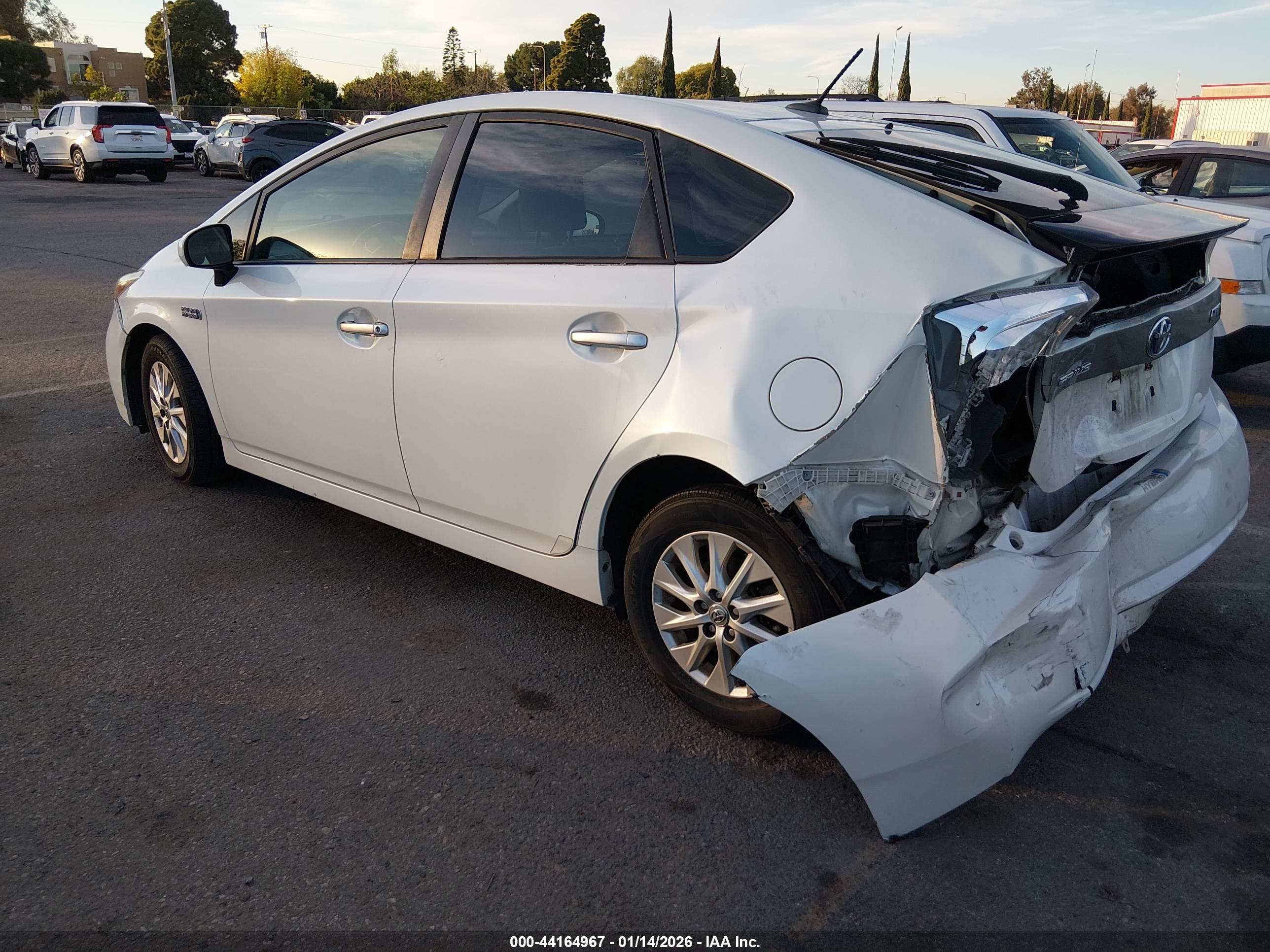 TOYOTA PRIUS image 3