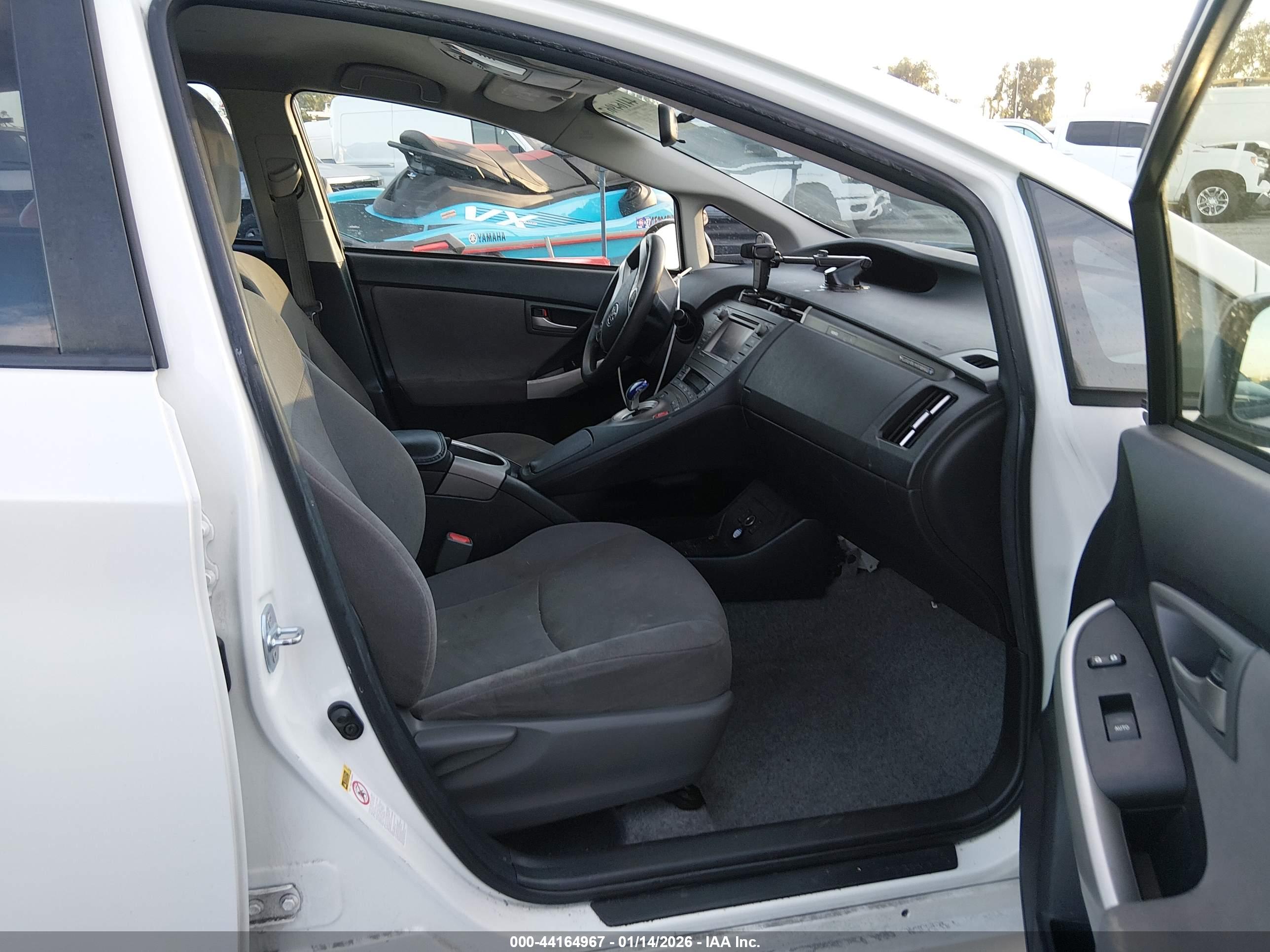 TOYOTA PRIUS image 5