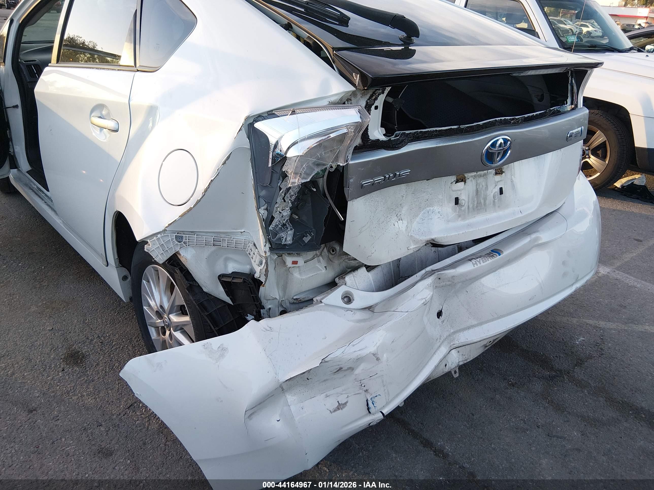 TOYOTA PRIUS image 6
