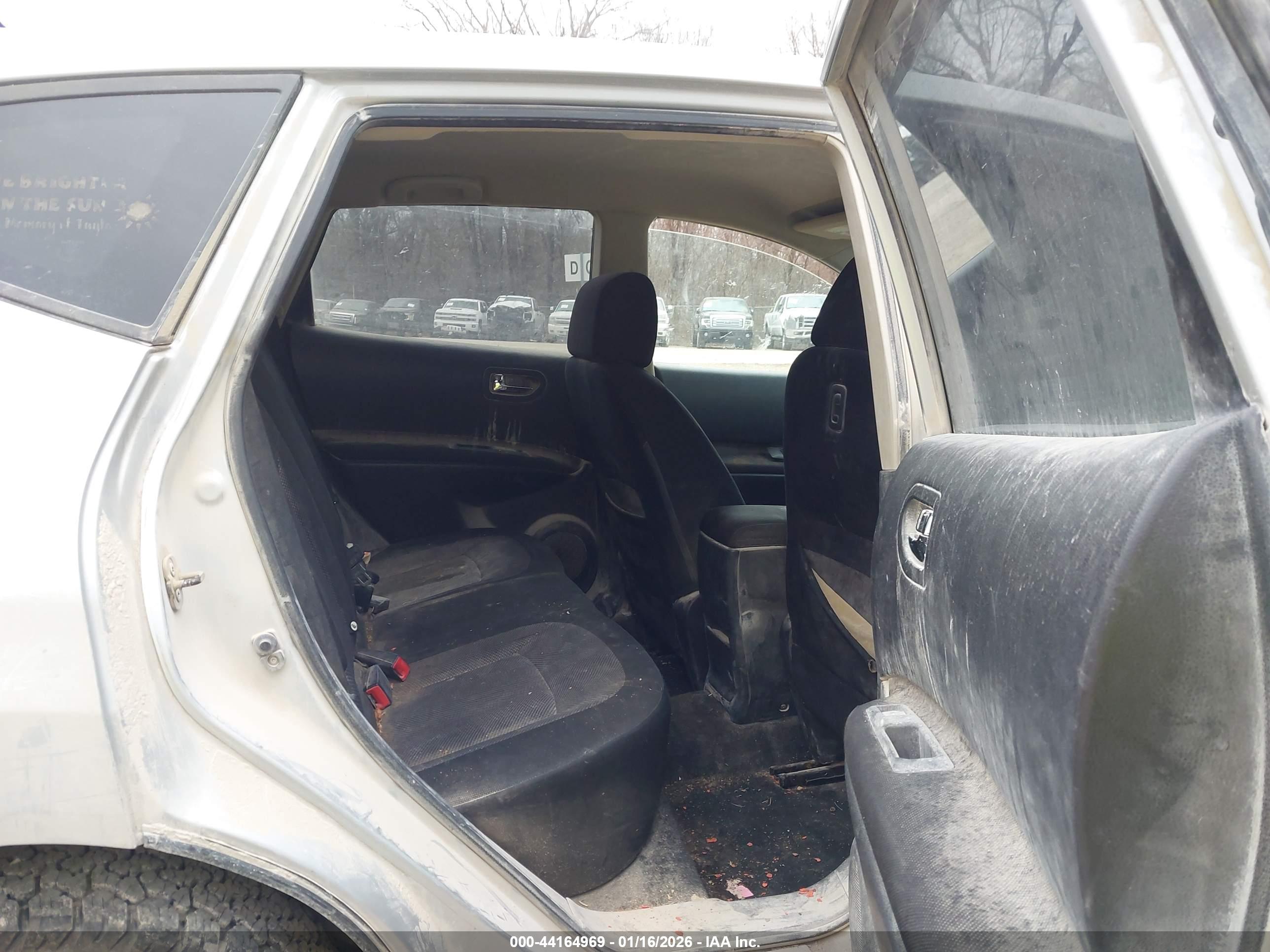 NISSAN ROGUE image 8