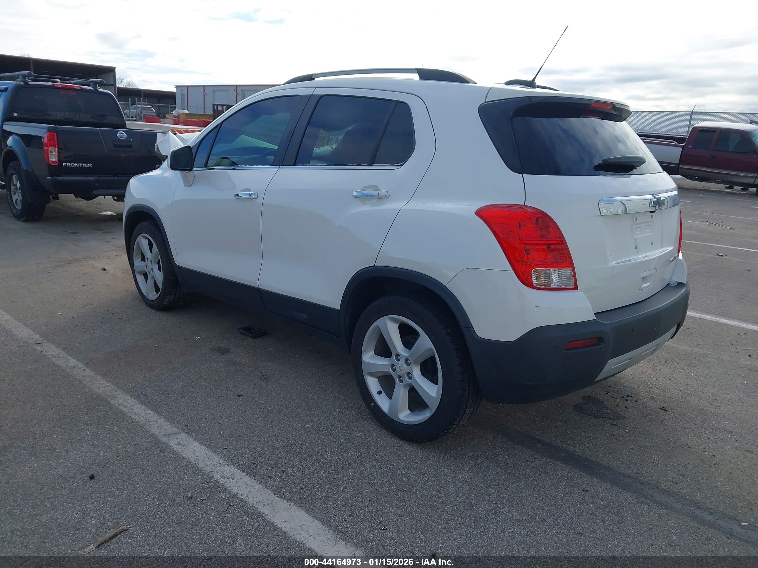 CHEVROLET TRAX image 3