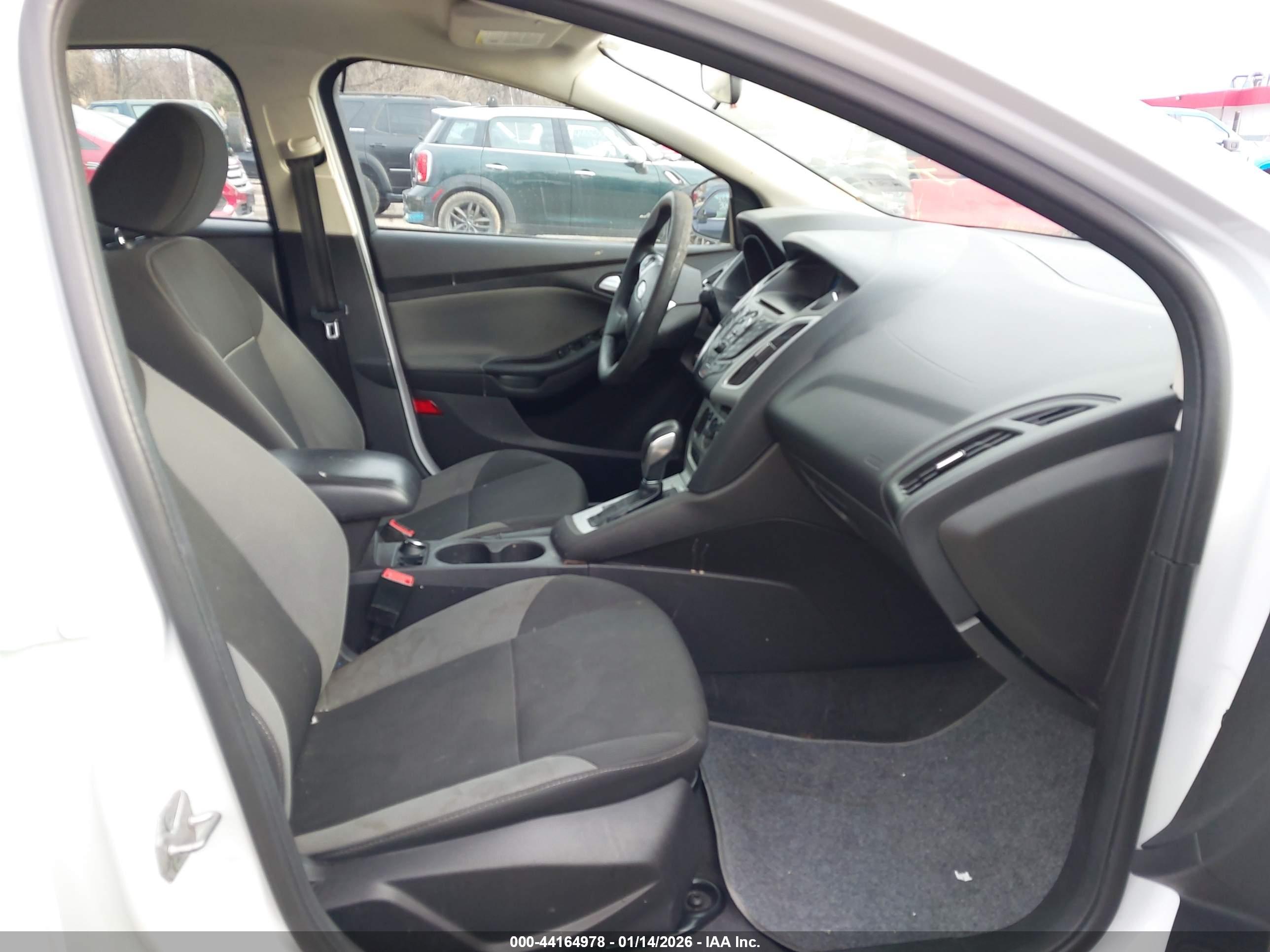 FORD FOCUS image 5