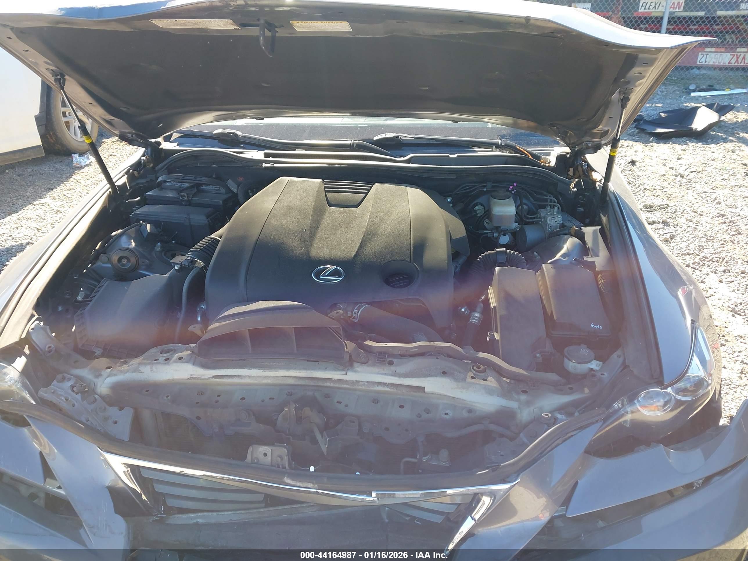 LEXUS IS image 10