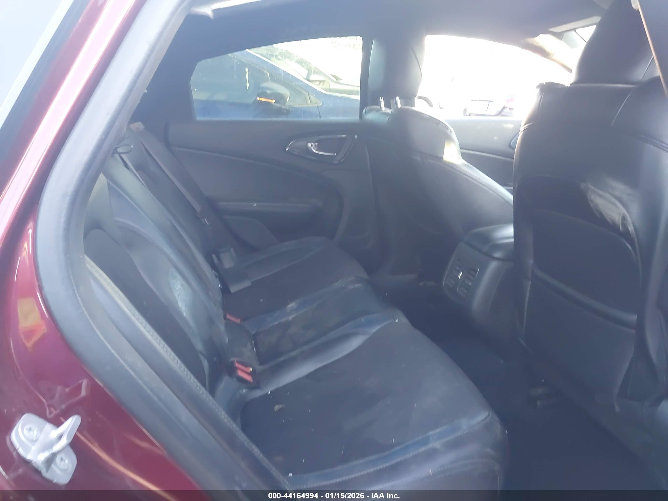 CHRYSLER 200 image 8