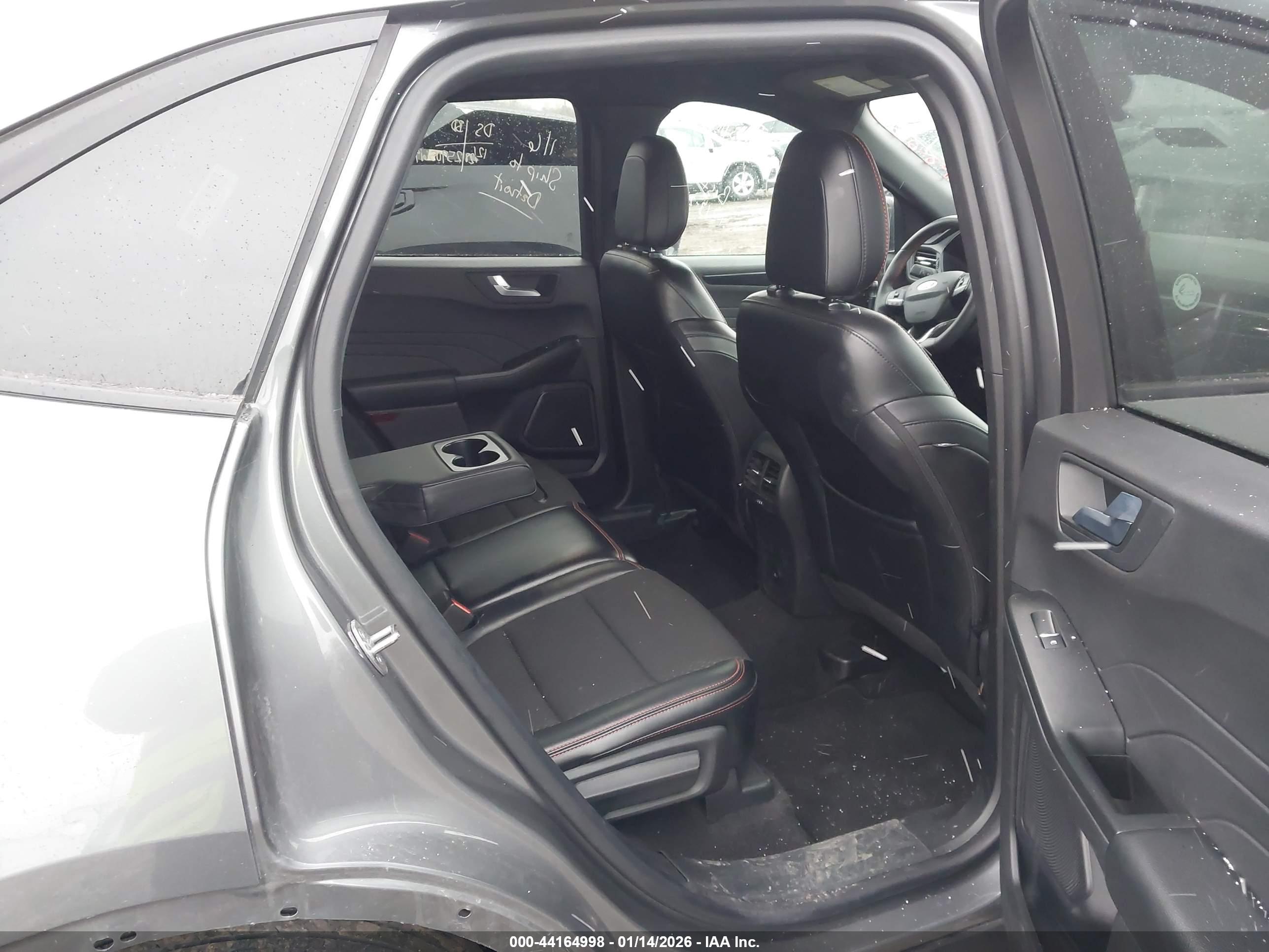 FORD ESCAPE image 8