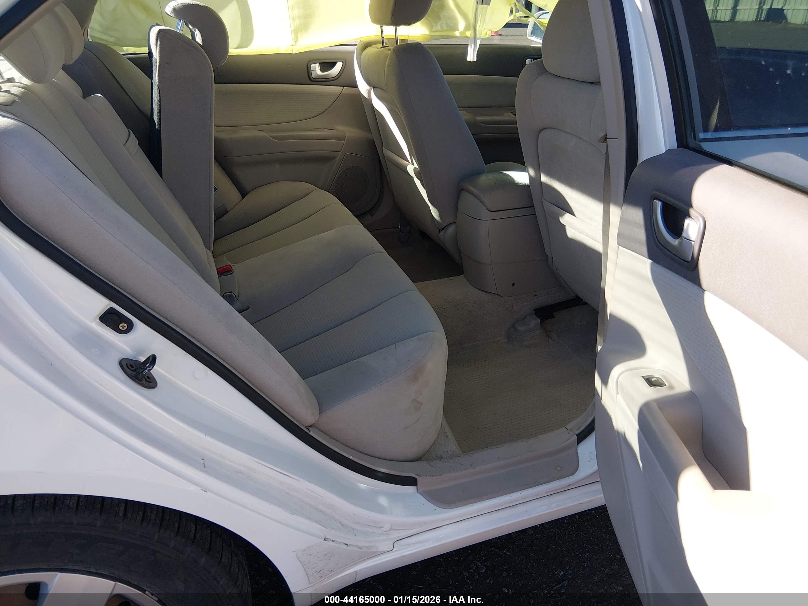 HYUNDAI SONATA image 8