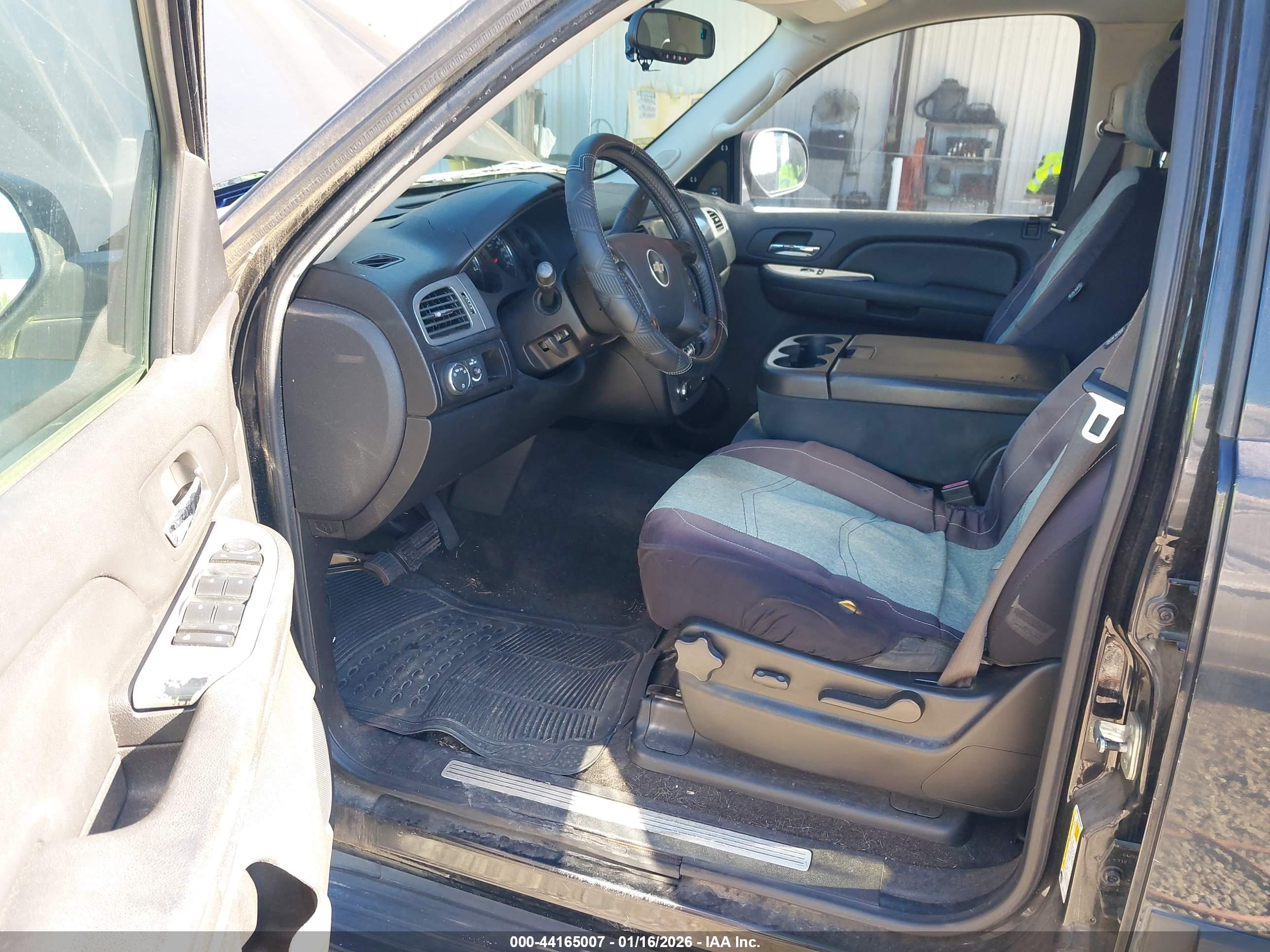 CHEVROLET AVALANCHE image 5