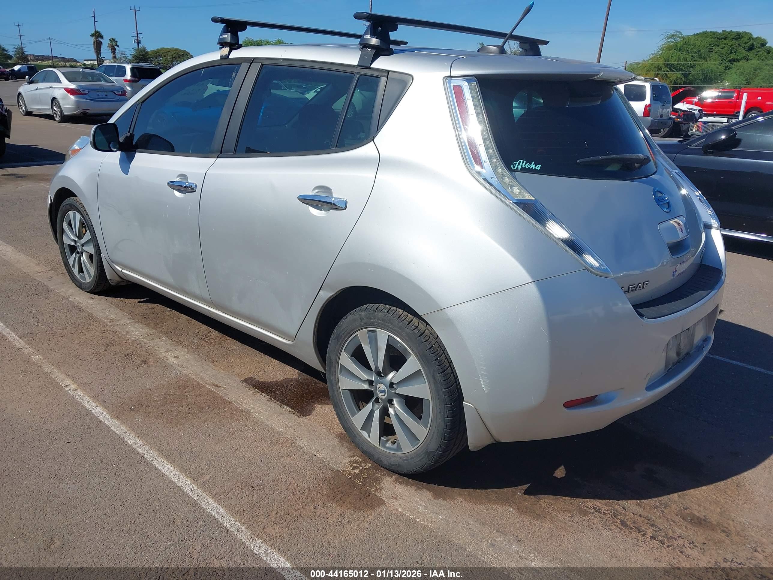 NISSAN LEAF image 3