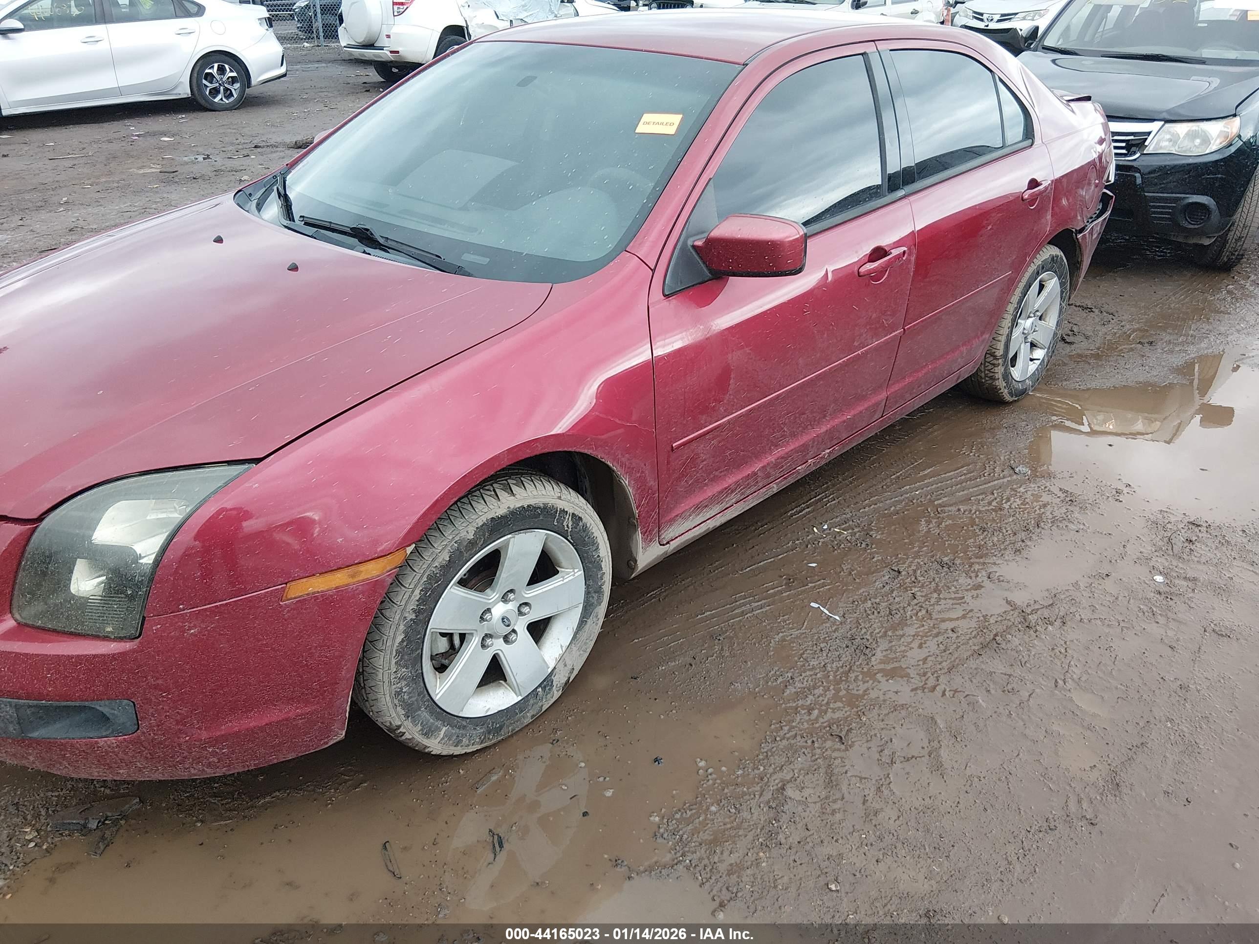 FORD FUSION image 2