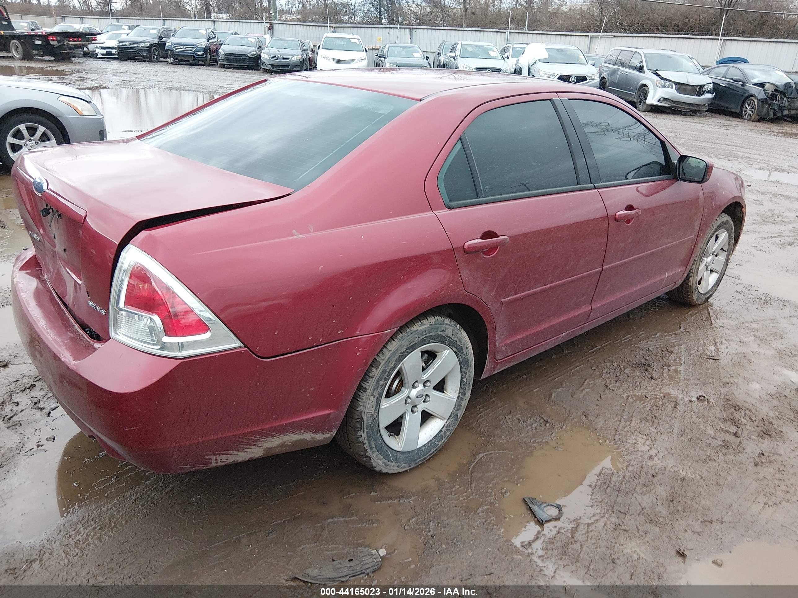 FORD FUSION image 4