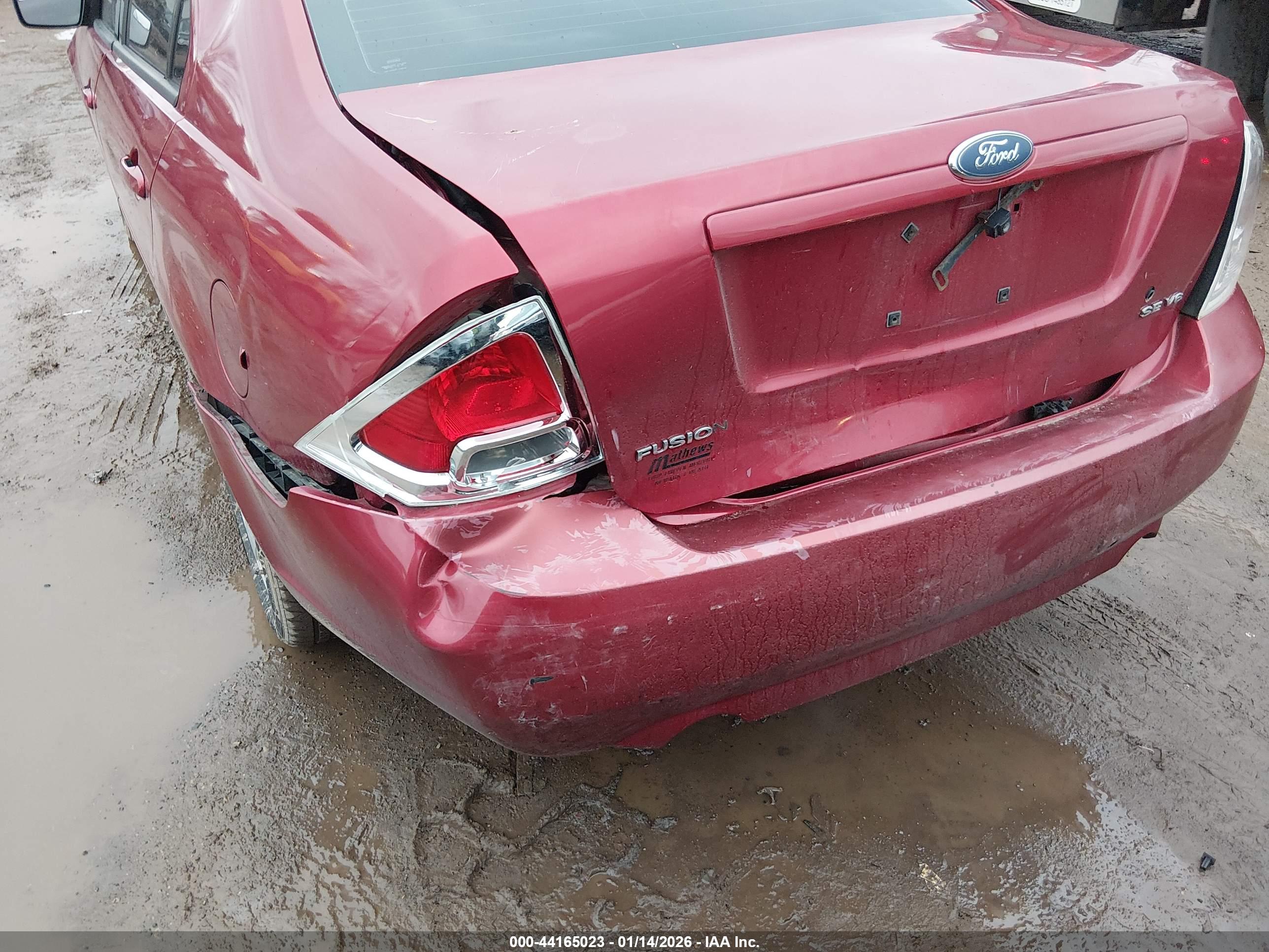 FORD FUSION image 6
