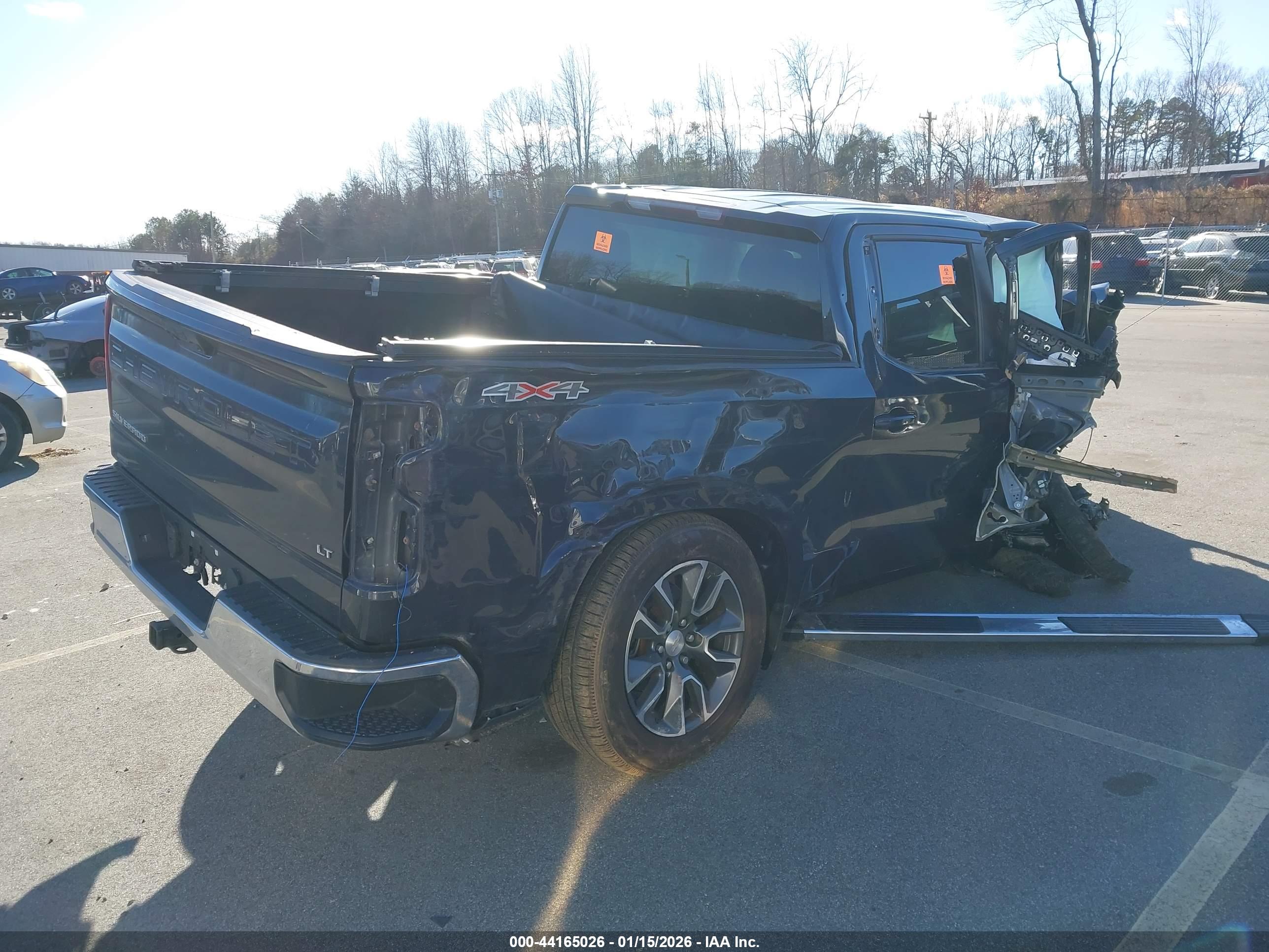 CHEVROLET SILVERADO image 4