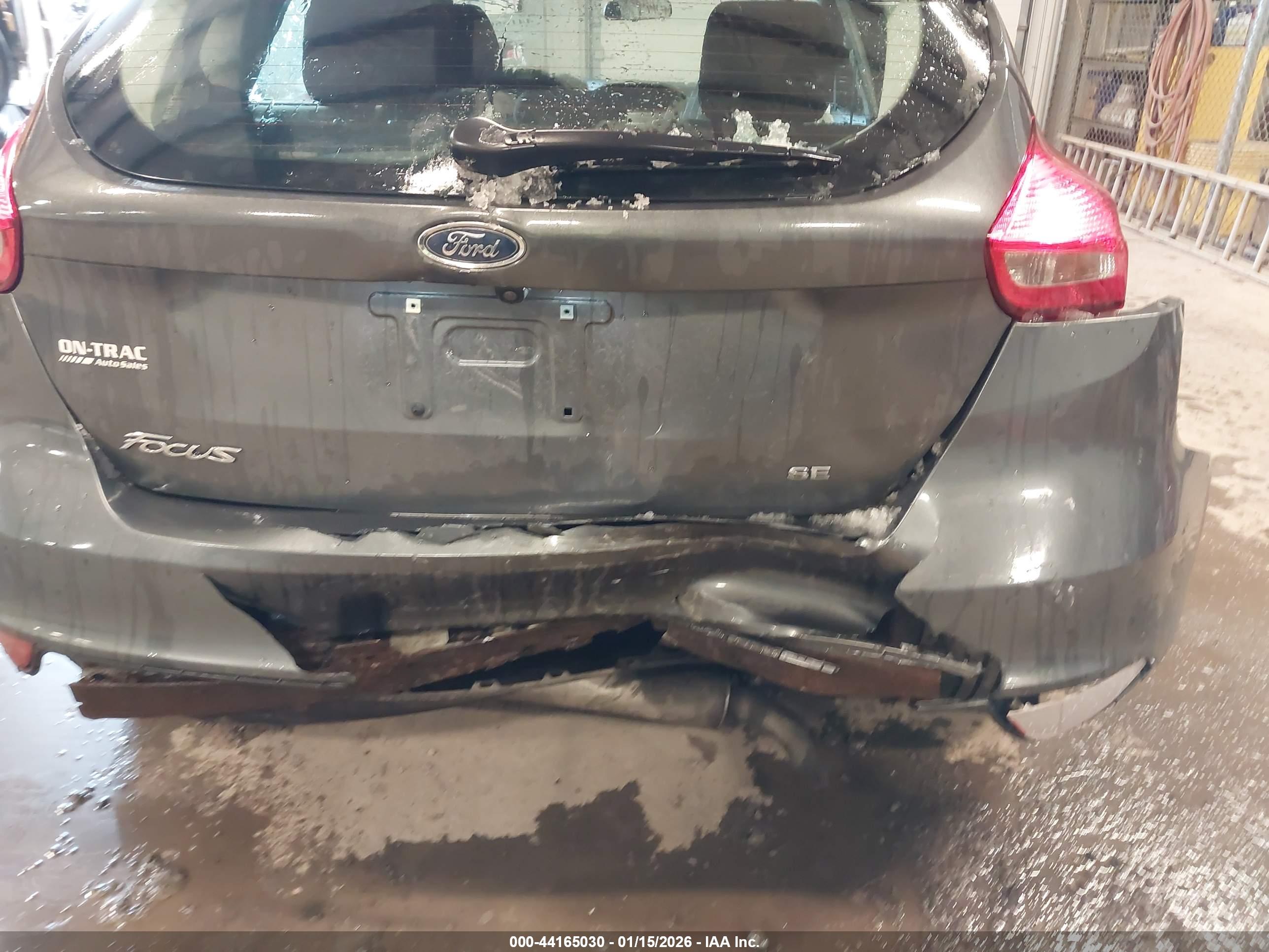 FORD FOCUS image 6