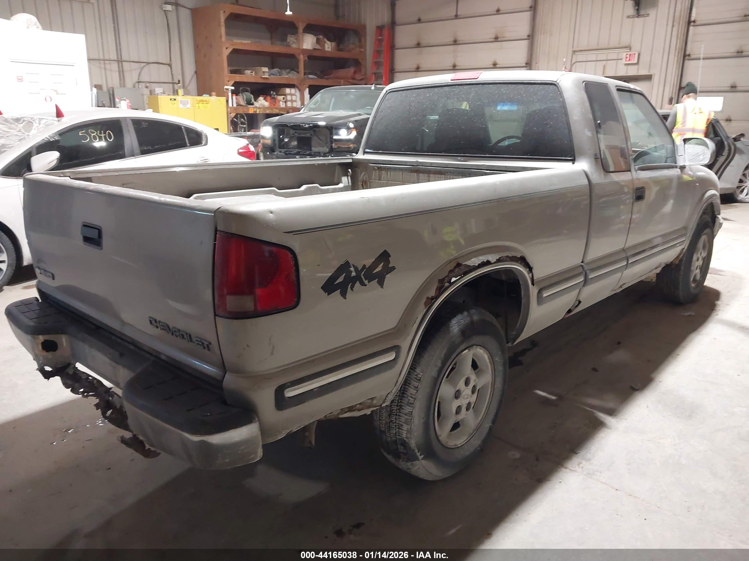 CHEVROLET S-10 image 4