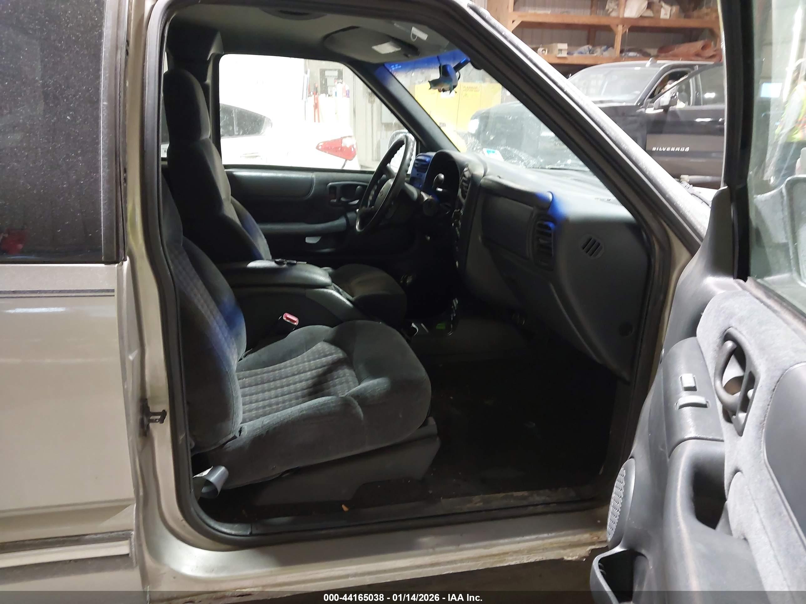 CHEVROLET S-10 image 5